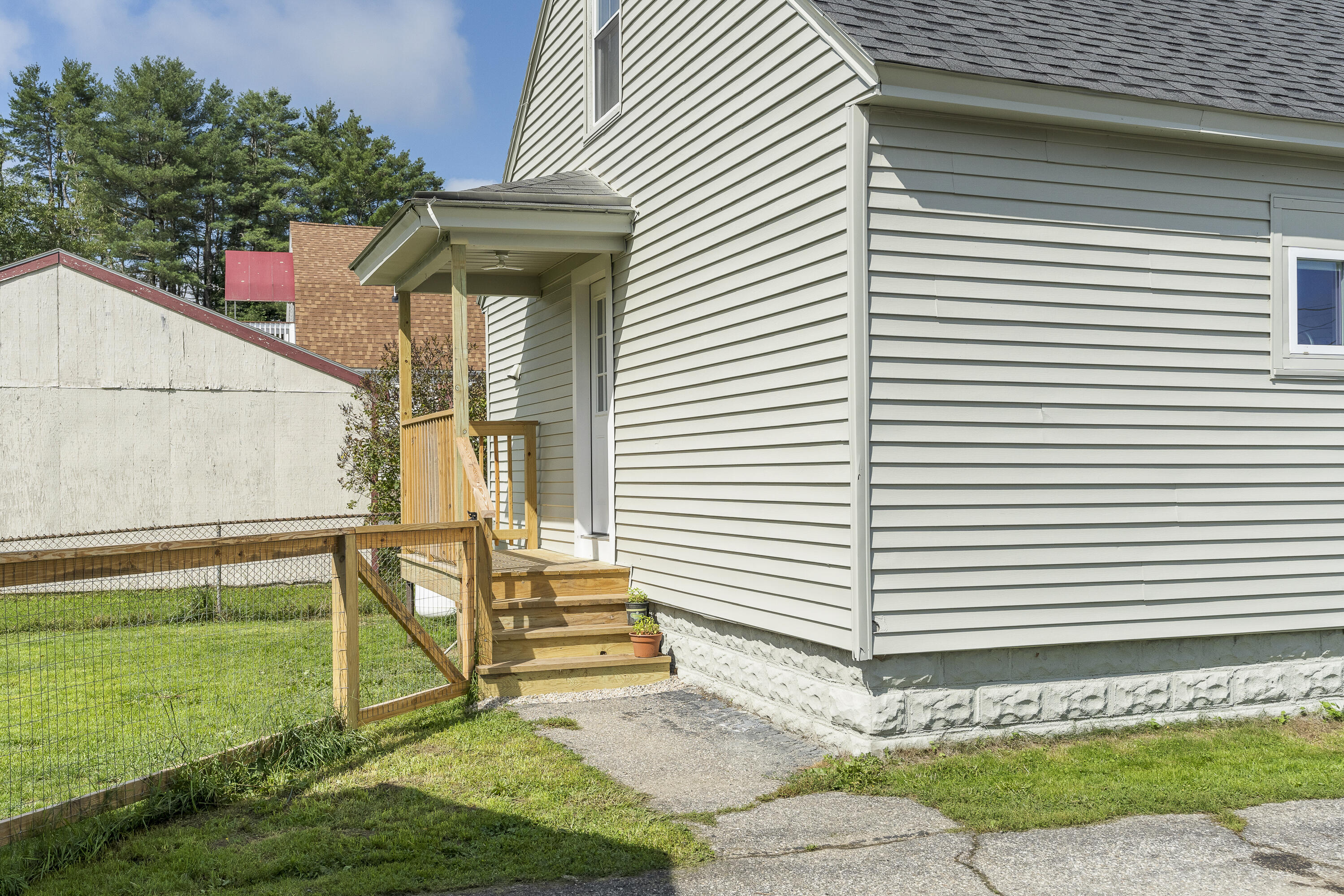 858 Minot Avenue