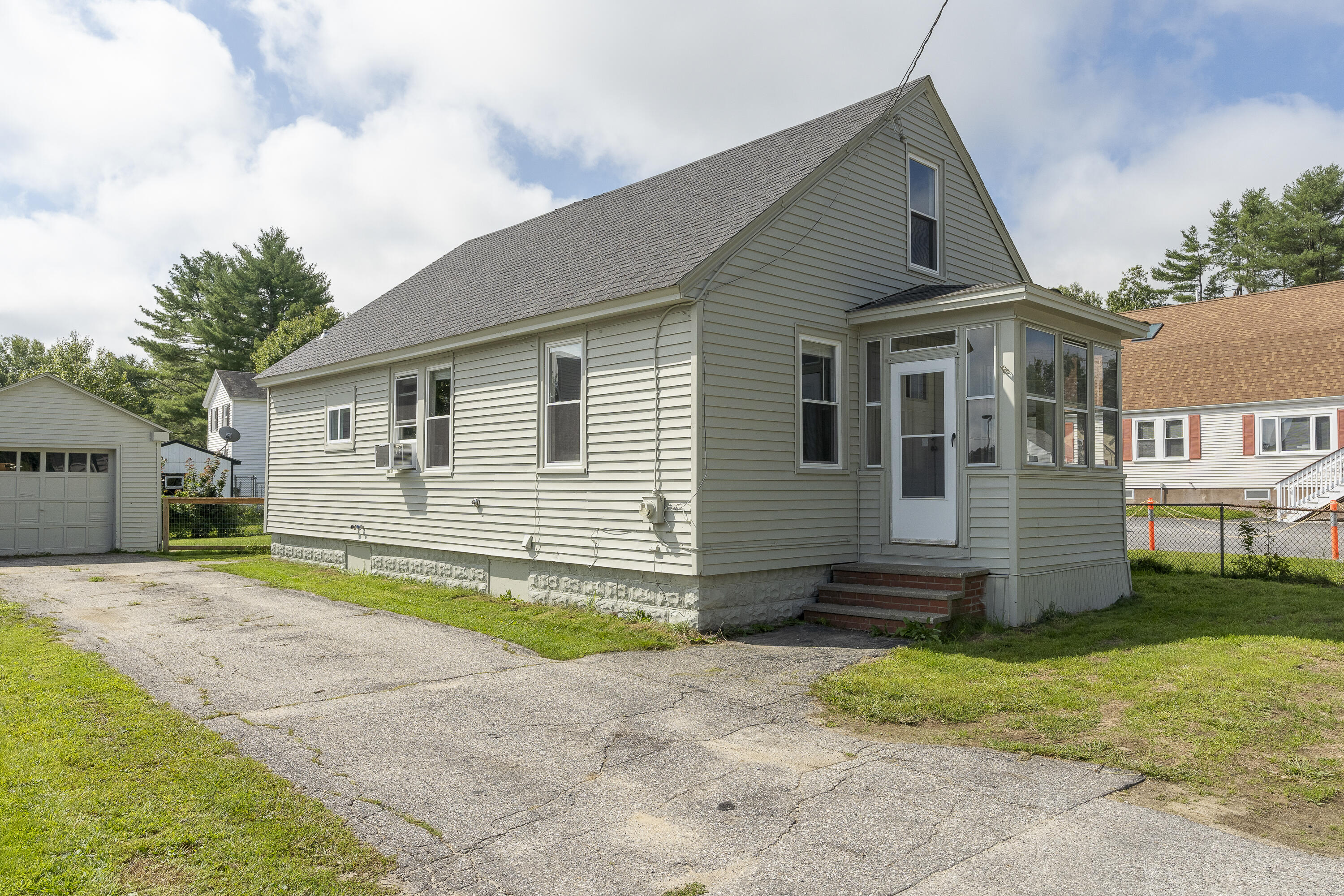 858 Minot Avenue