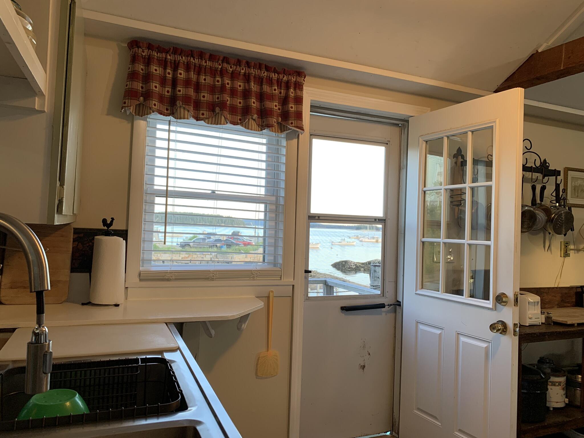 17 Seabreeze Avenue
