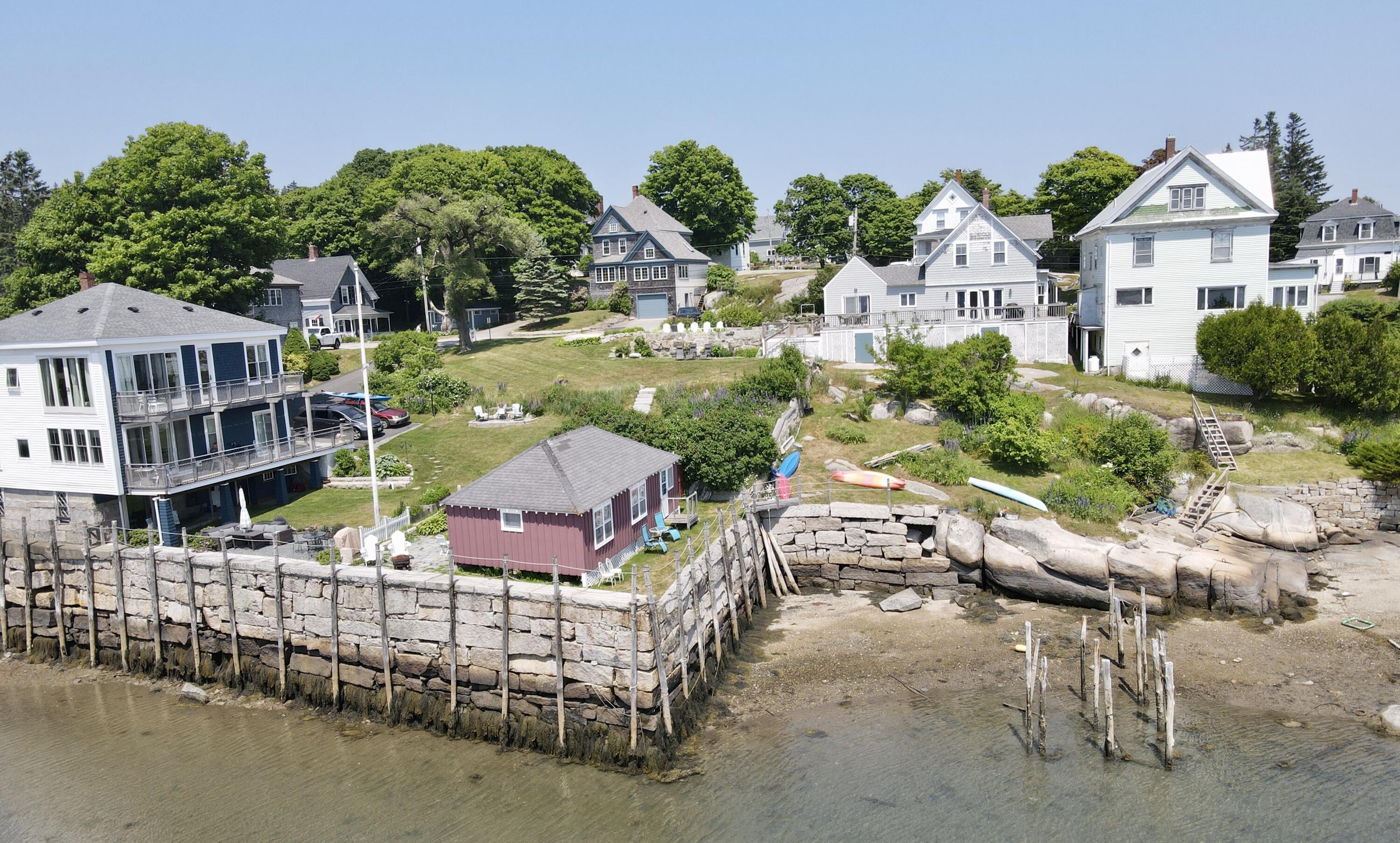 17 Seabreeze Avenue