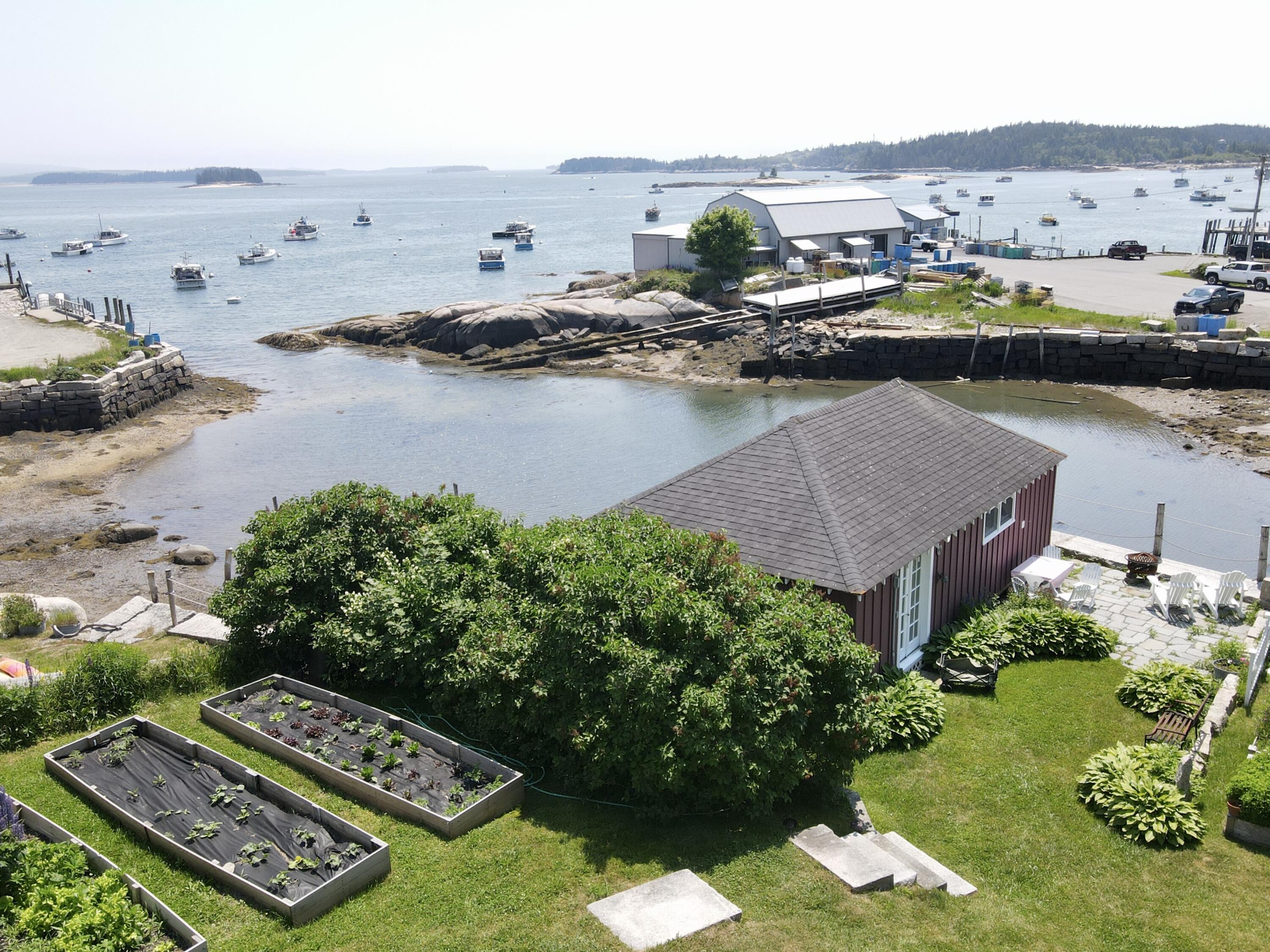 17 Seabreeze Avenue