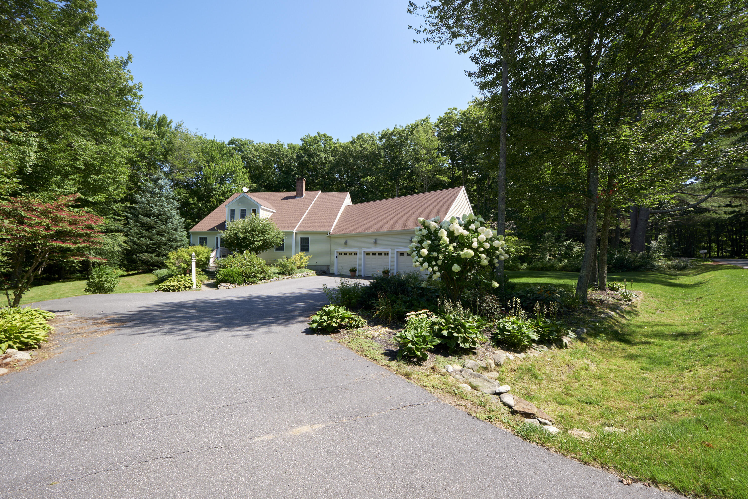 27 Pleasant Ridge Drive