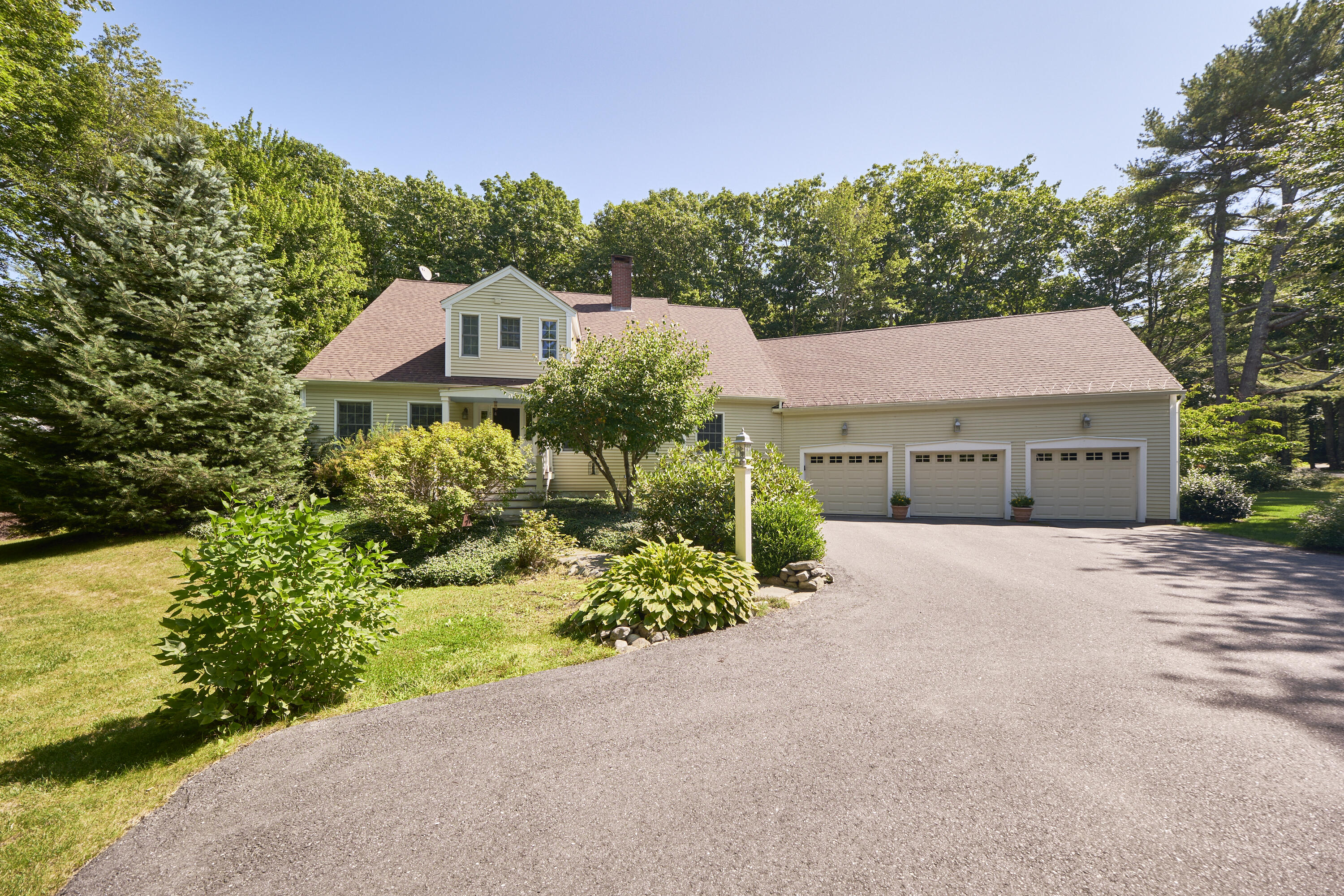27 Pleasant Ridge Drive