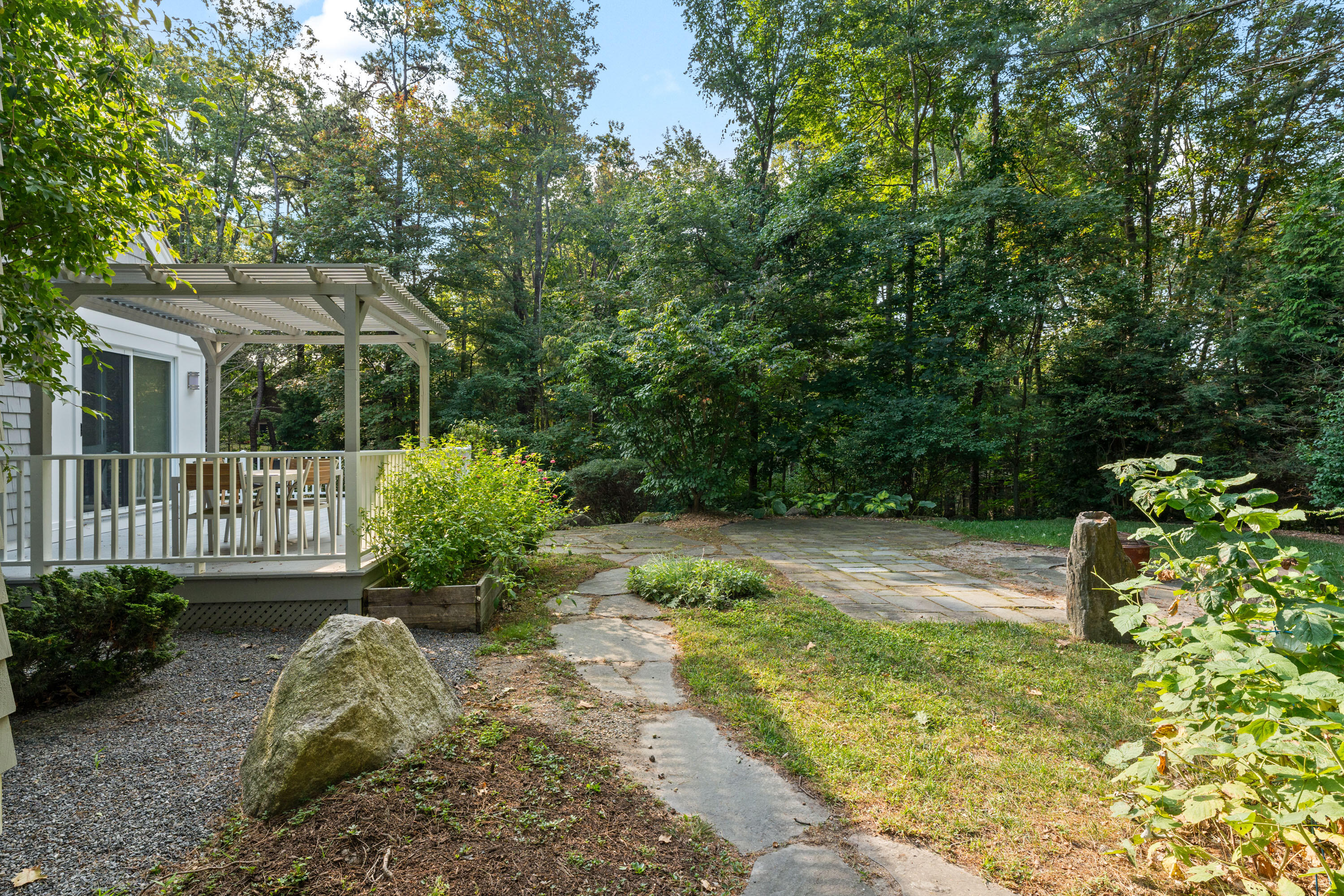 6 Rosewood Drive