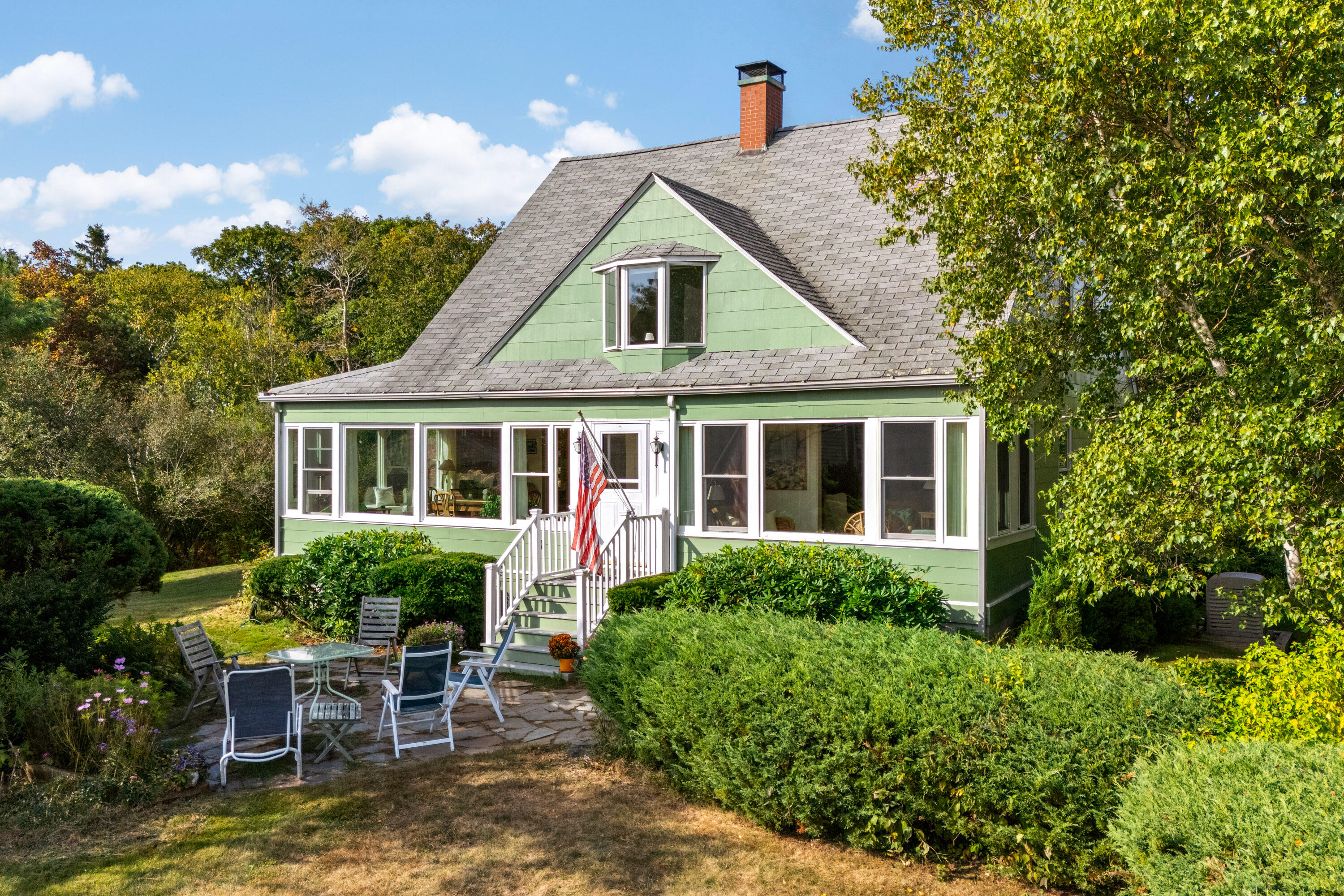 20 Lily Pond Avenue