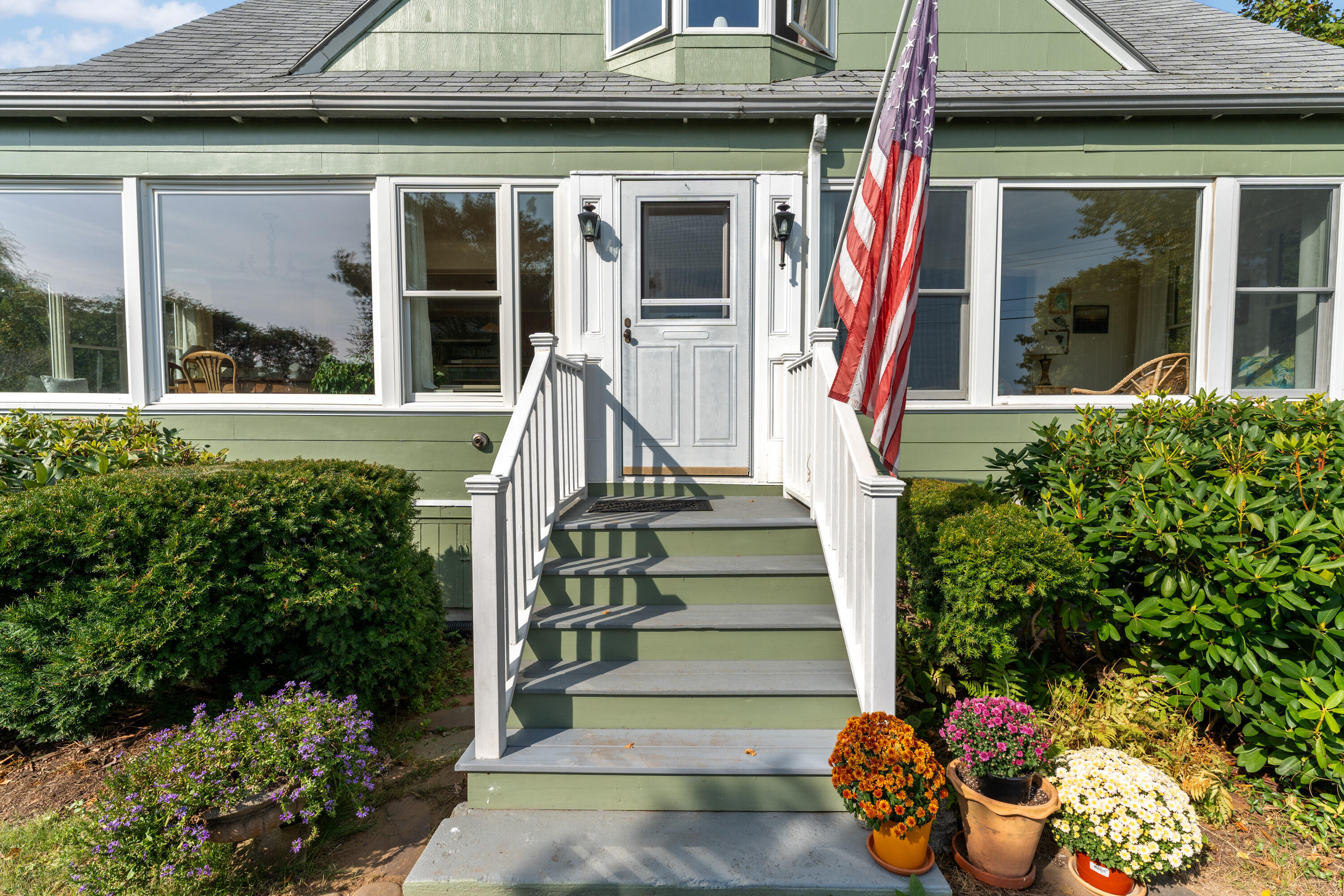 20 Lily Pond Avenue