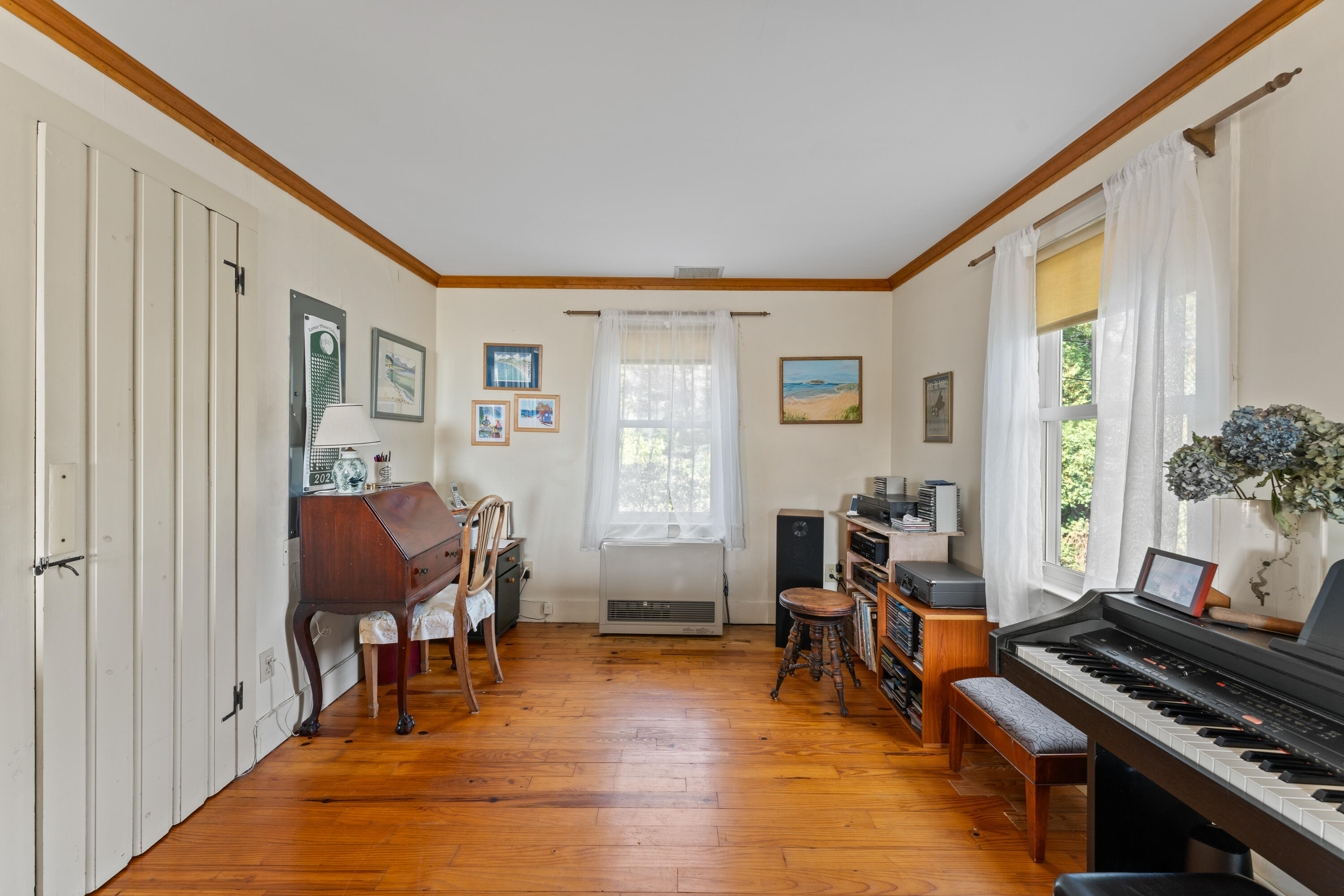 20 Lily Pond Avenue
