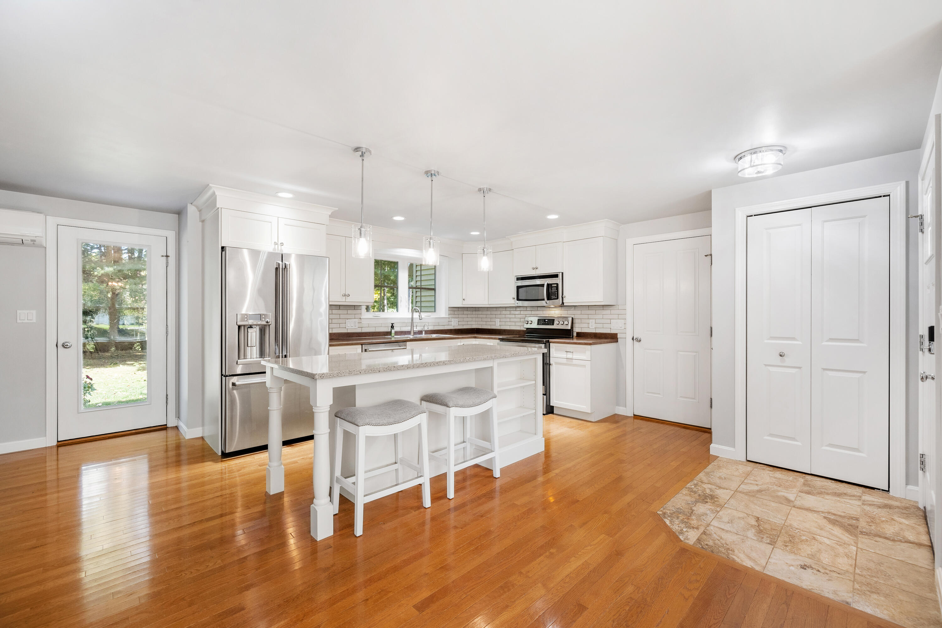 19 Lexington Drive, 19