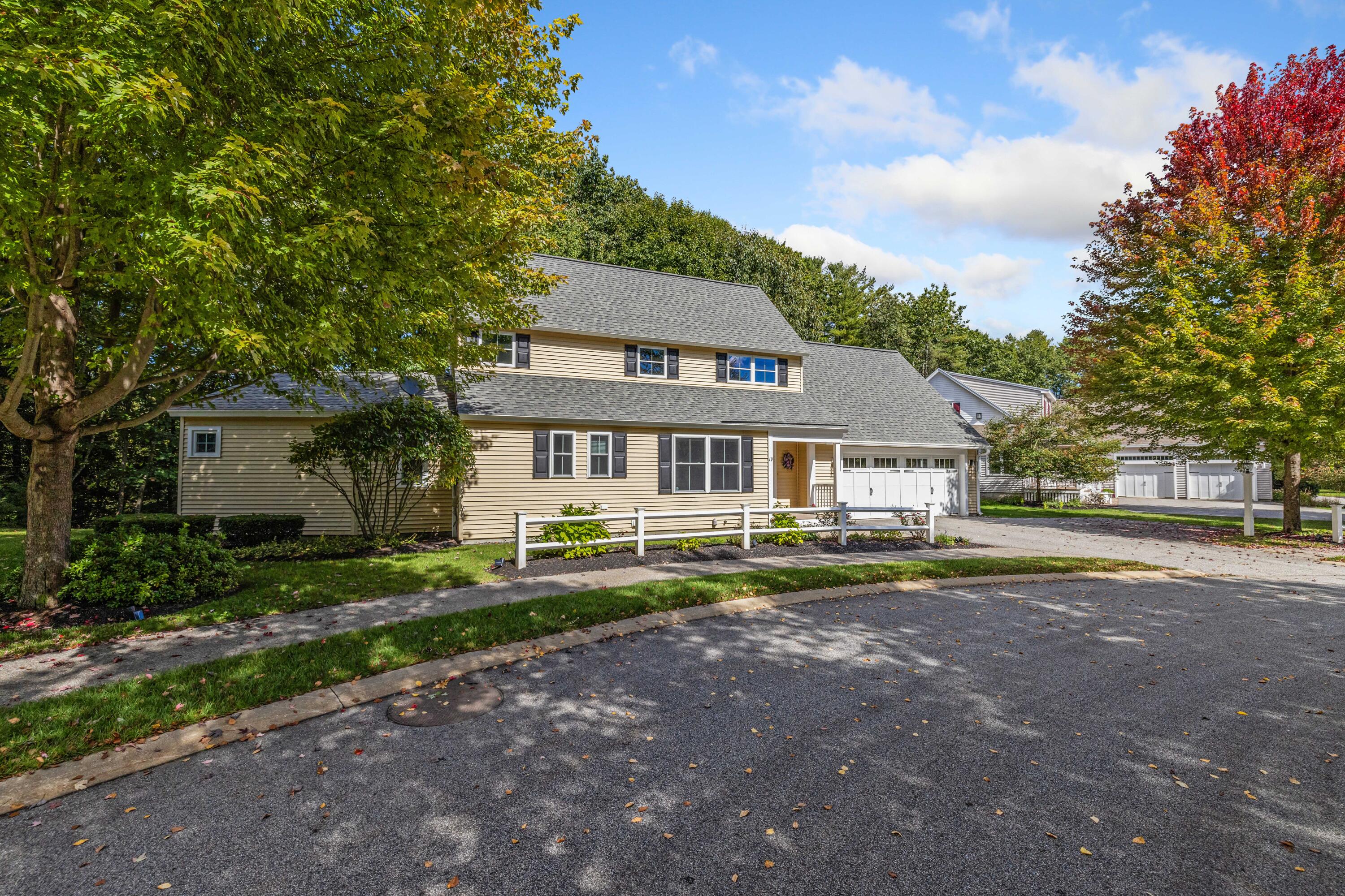 19 Lexington Drive, 19