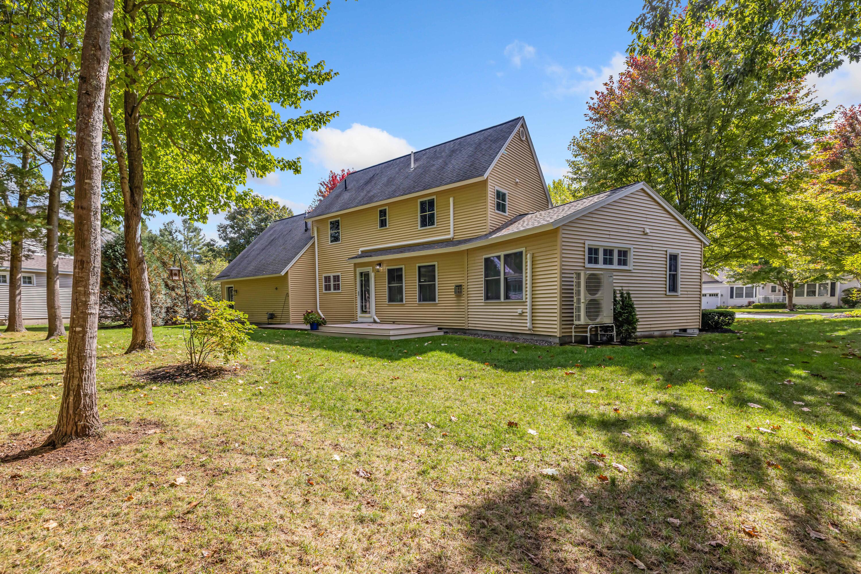 19 Lexington Drive, 19
