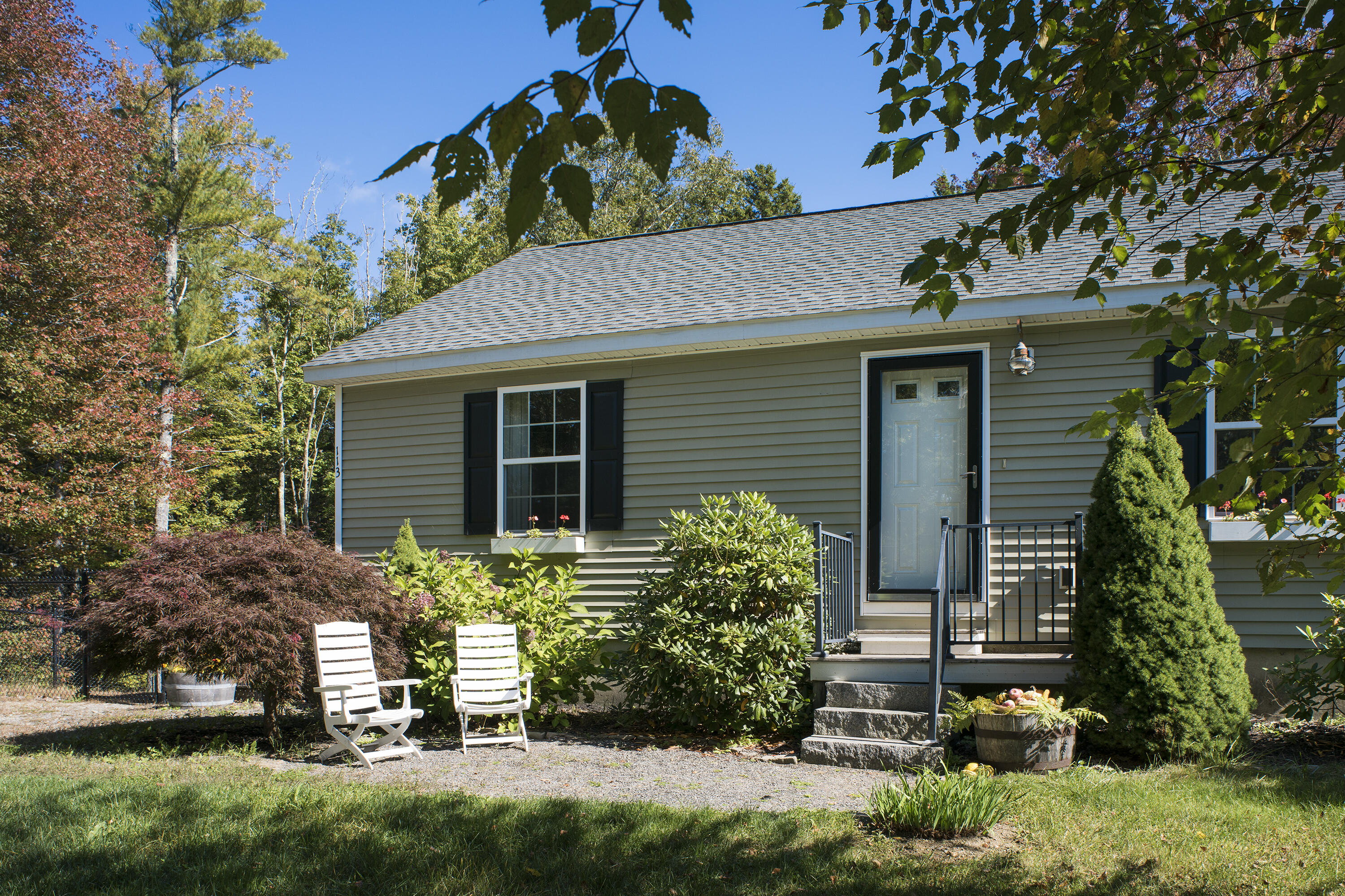 113 West Side Road