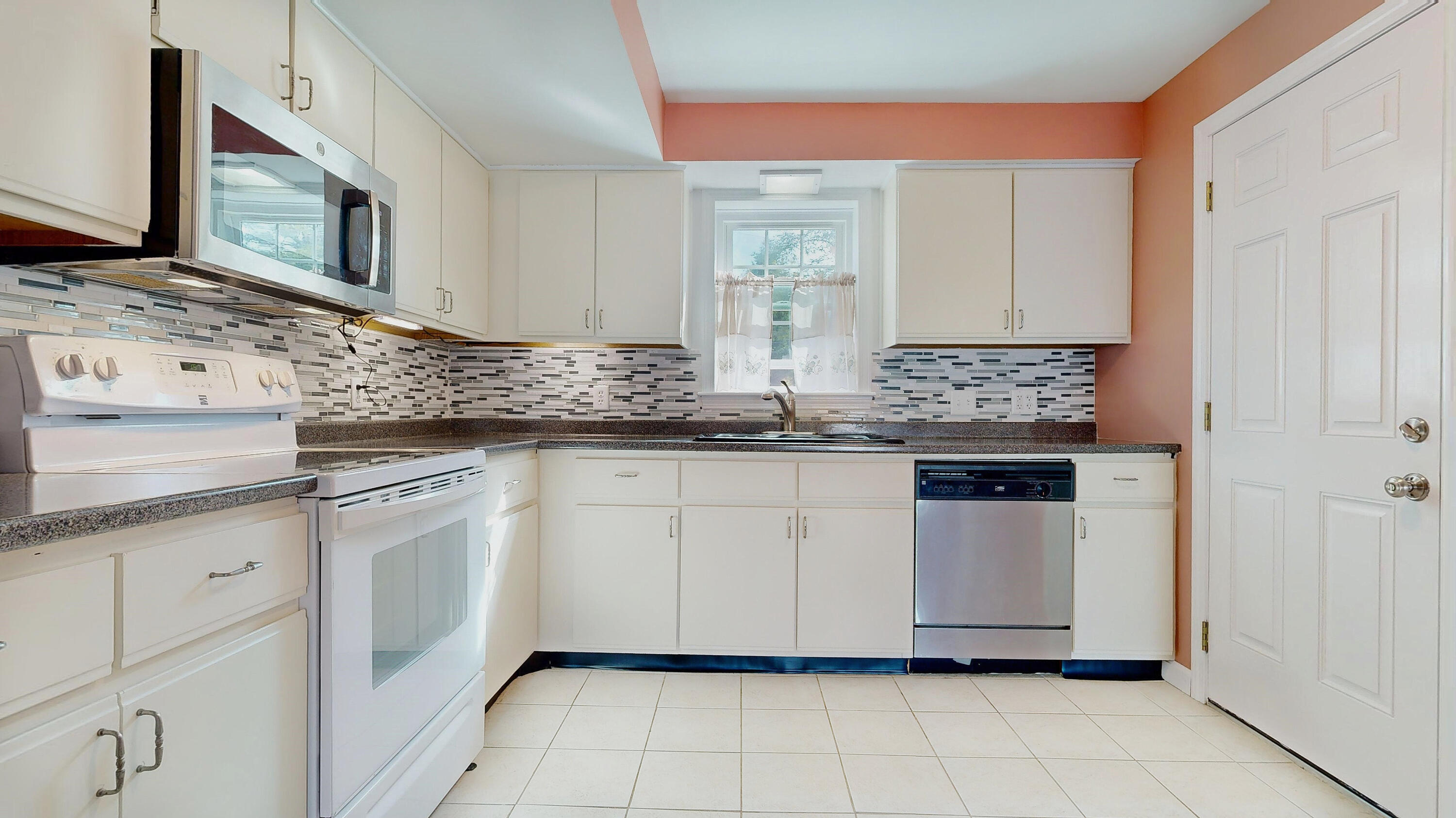 152 Mckeen Street, A3