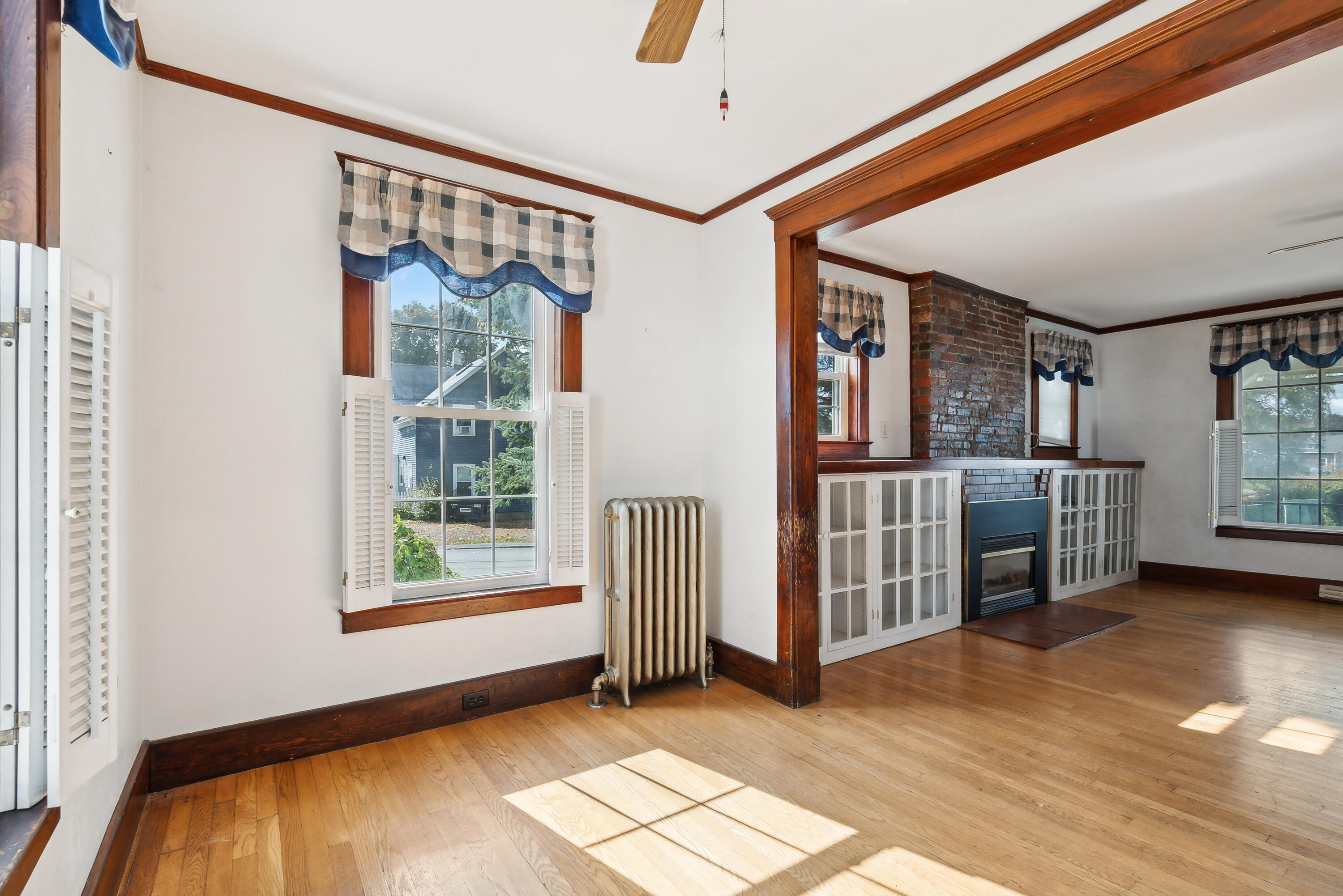 385 Broadway