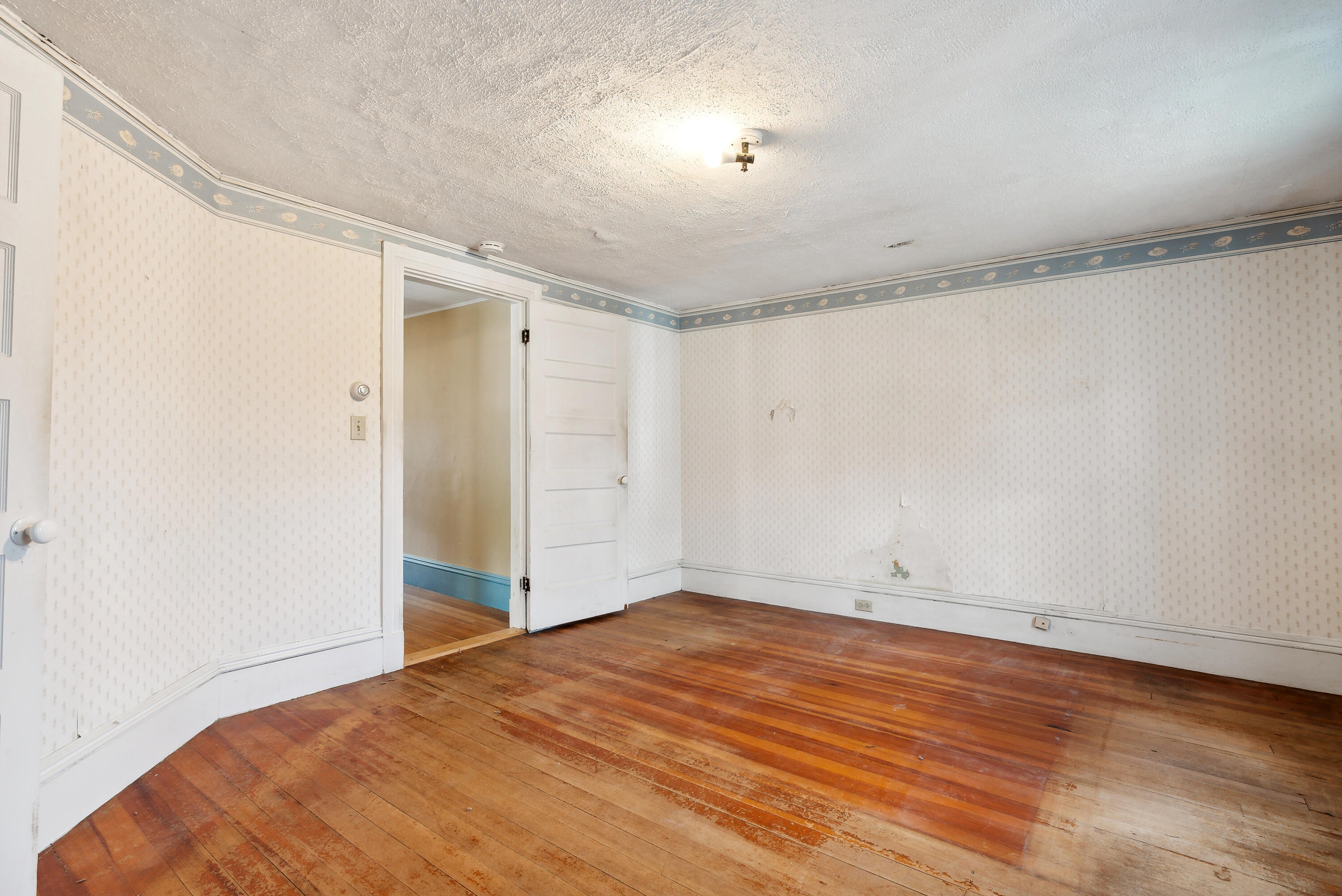 385 Broadway