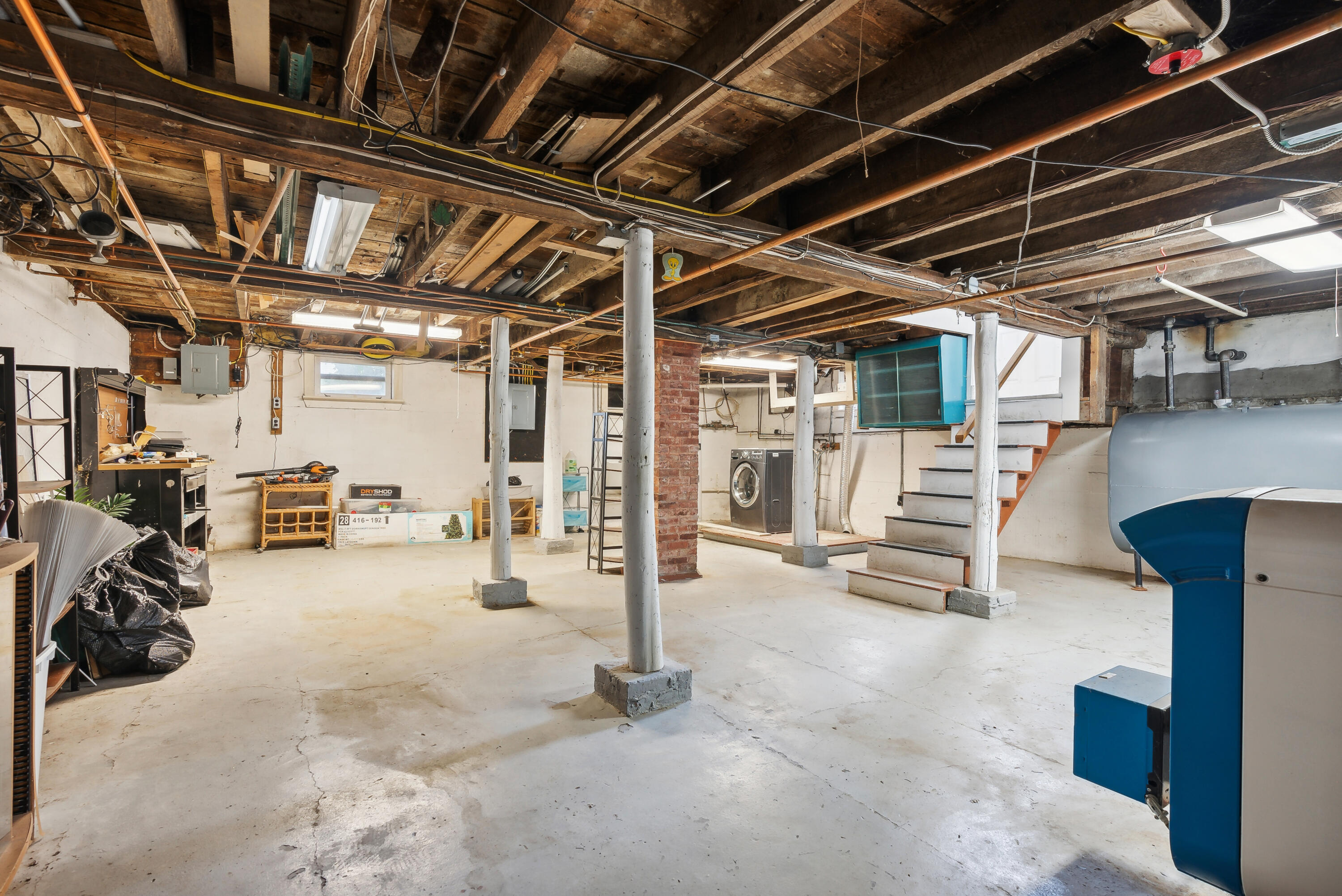 385 Broadway