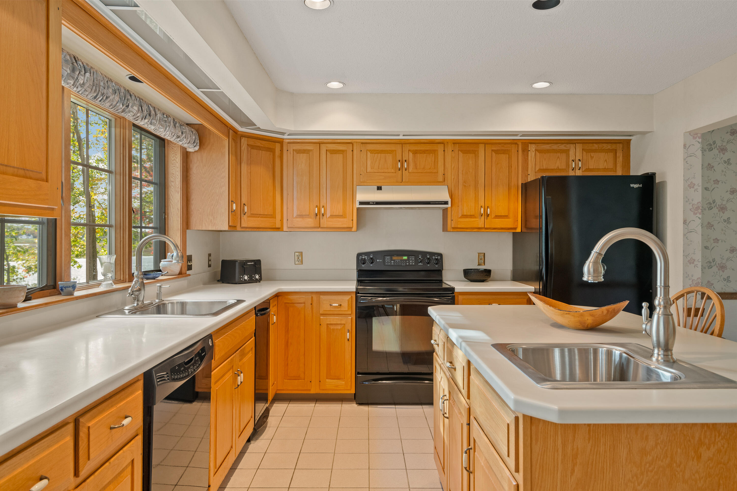 44 Horseshoe Drive