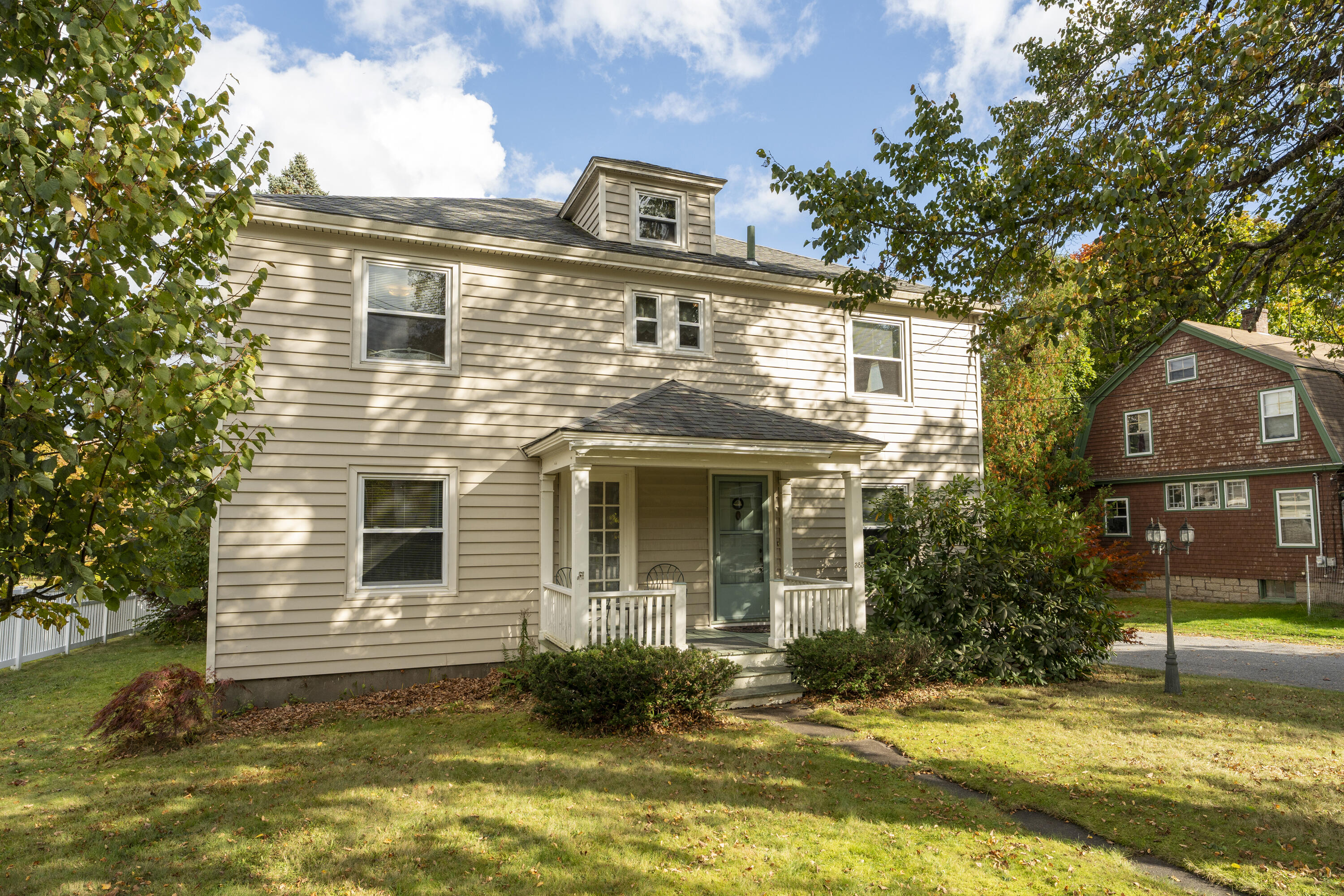 385 Main Street