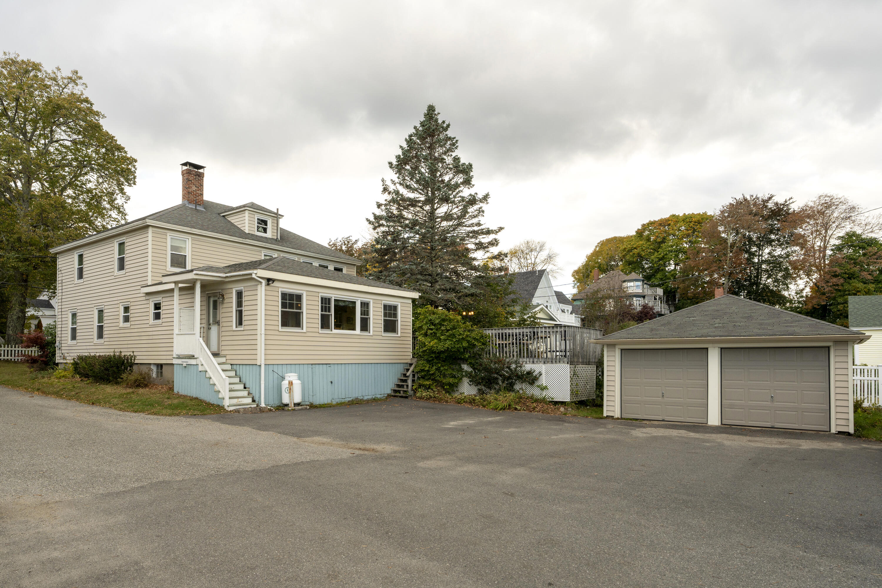 385 Main Street