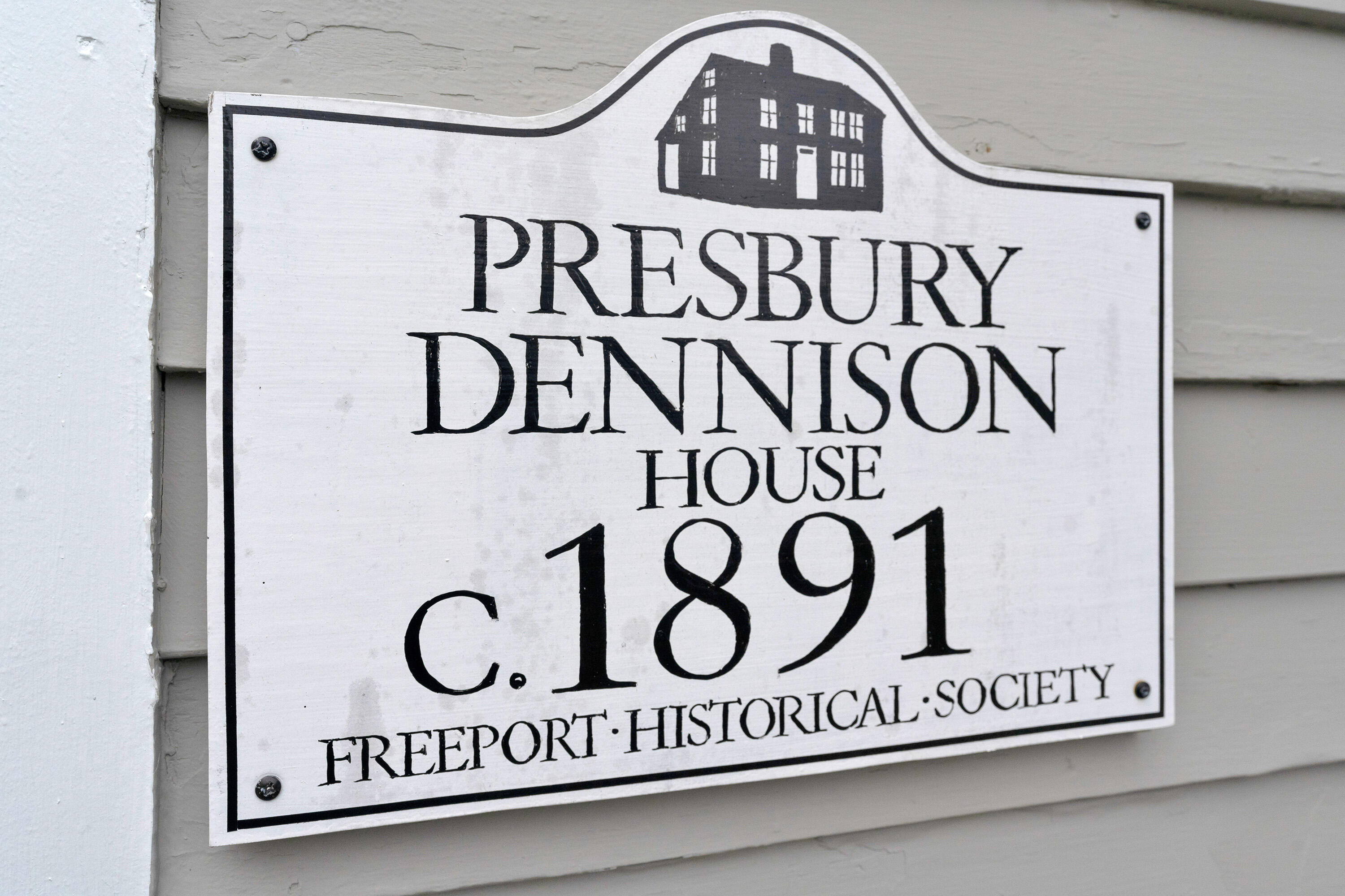 11 Holbrook Street