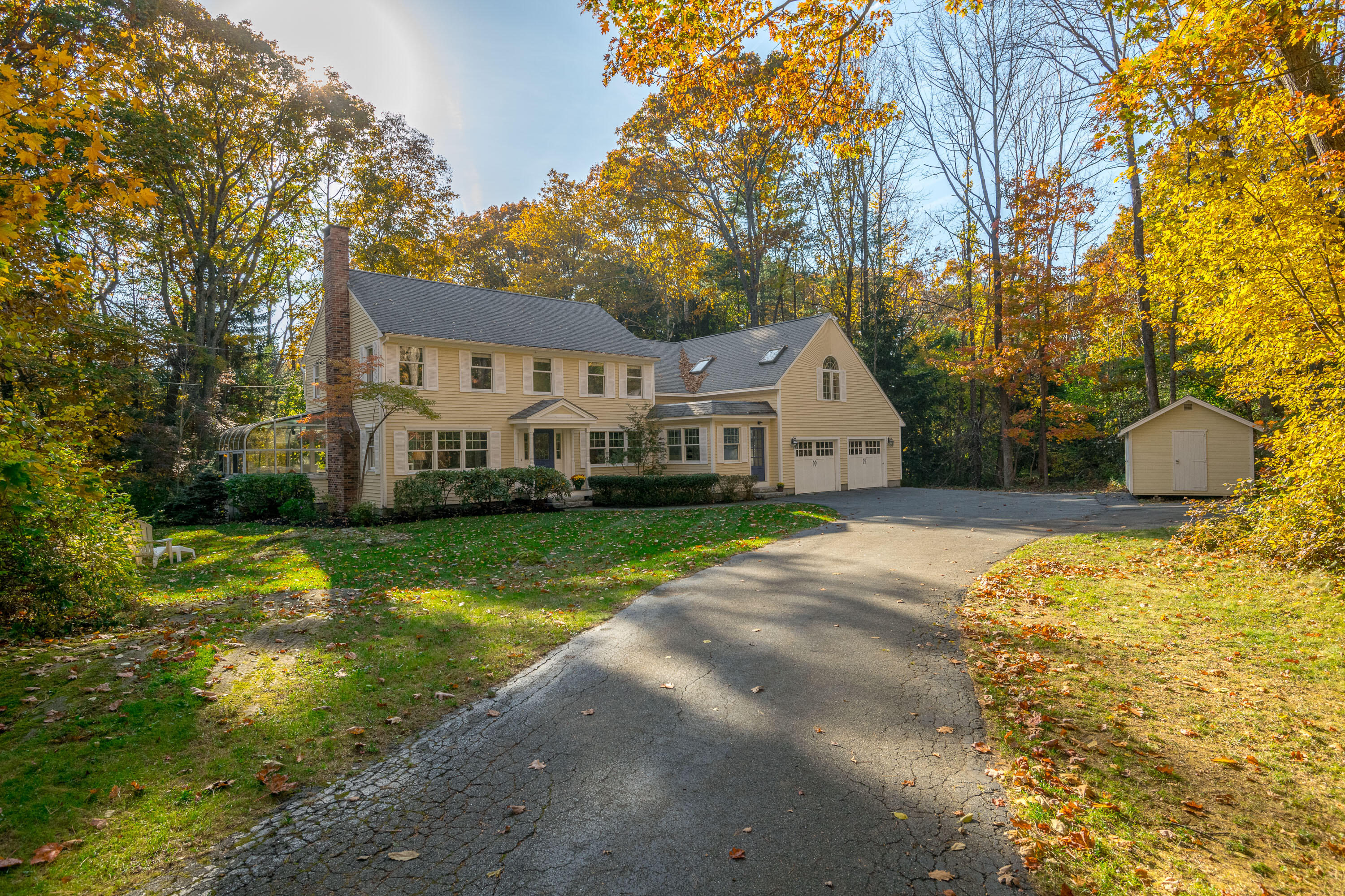 2 Manor Way