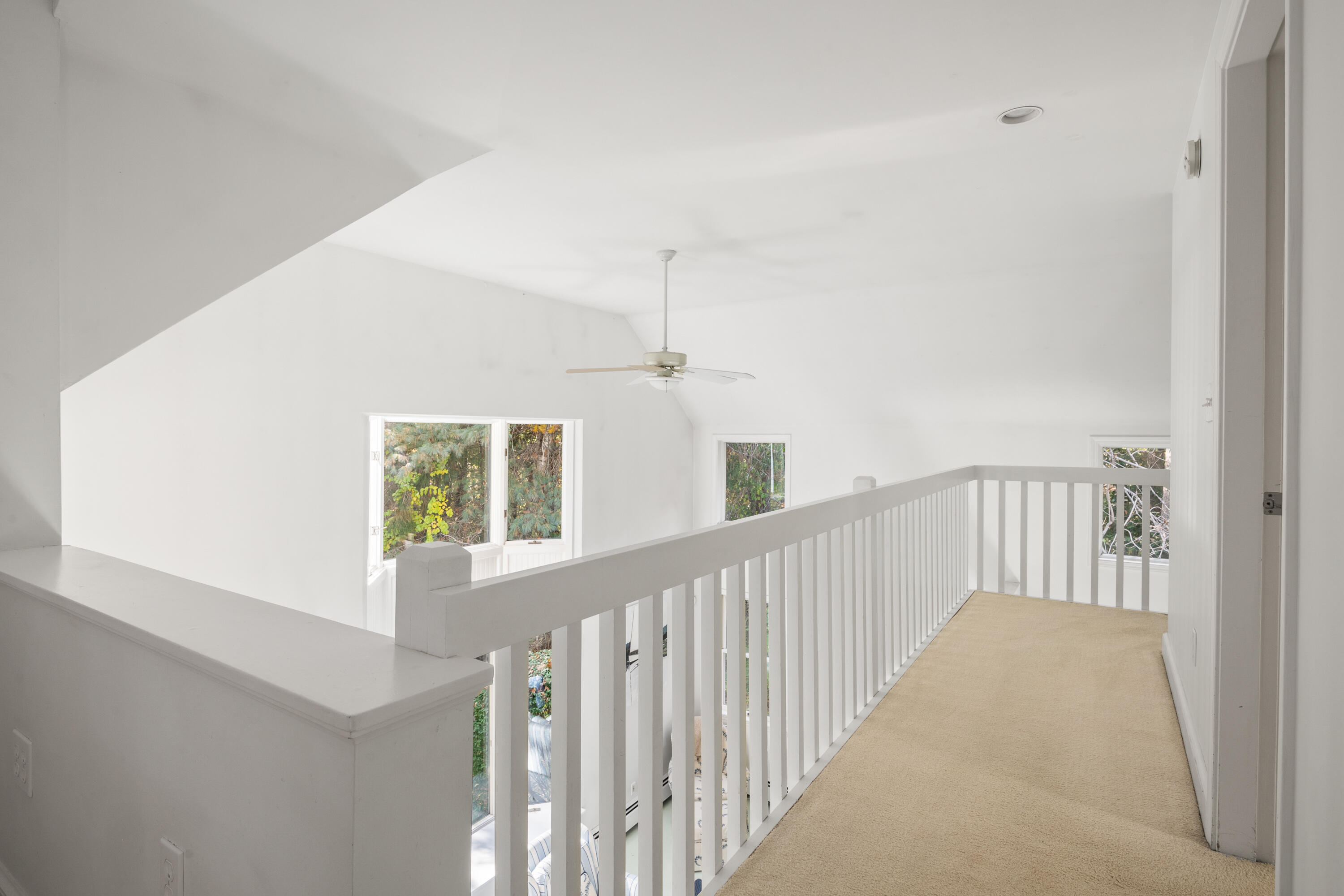 2 Manor Way