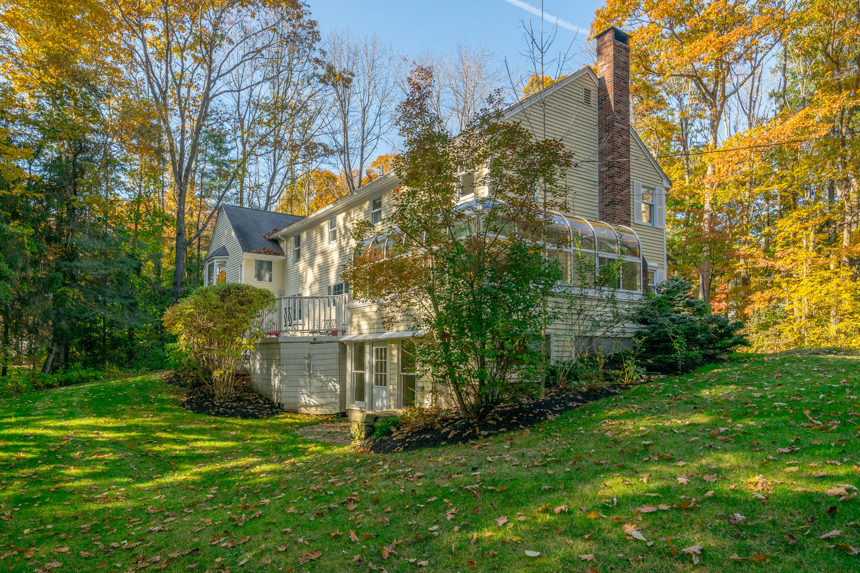2 Manor Way