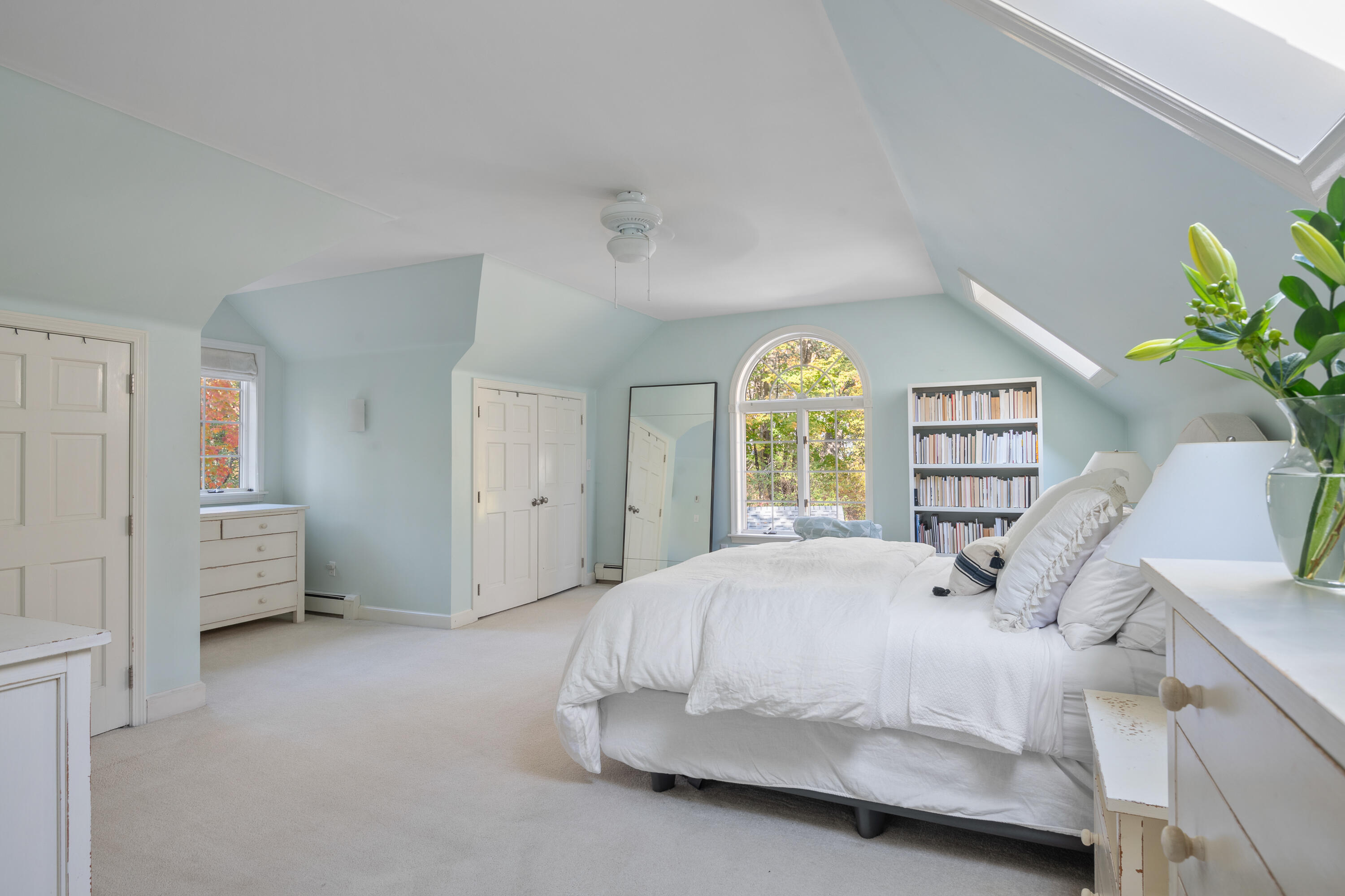 2 Manor Way