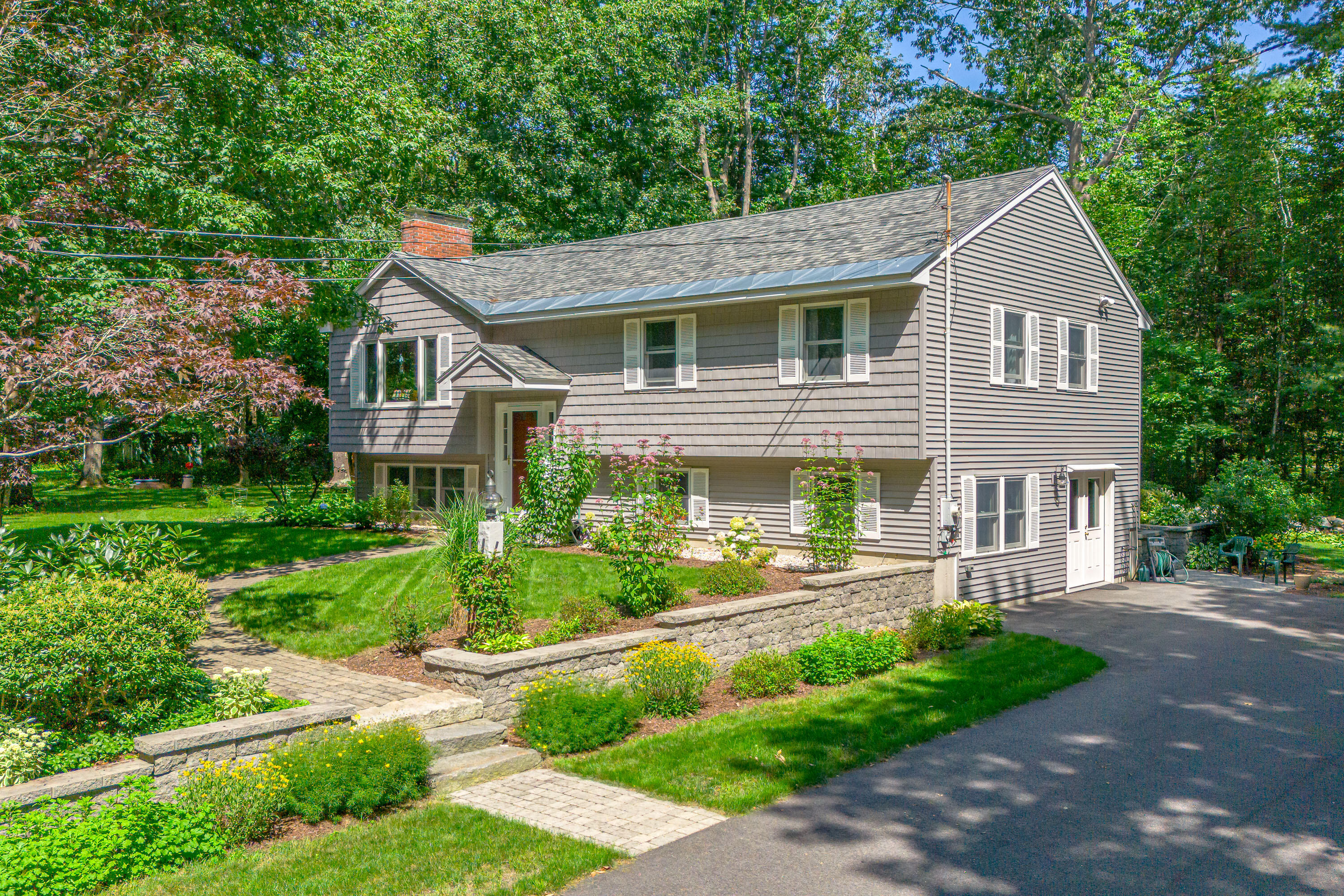 25 Hillcrest Avenue