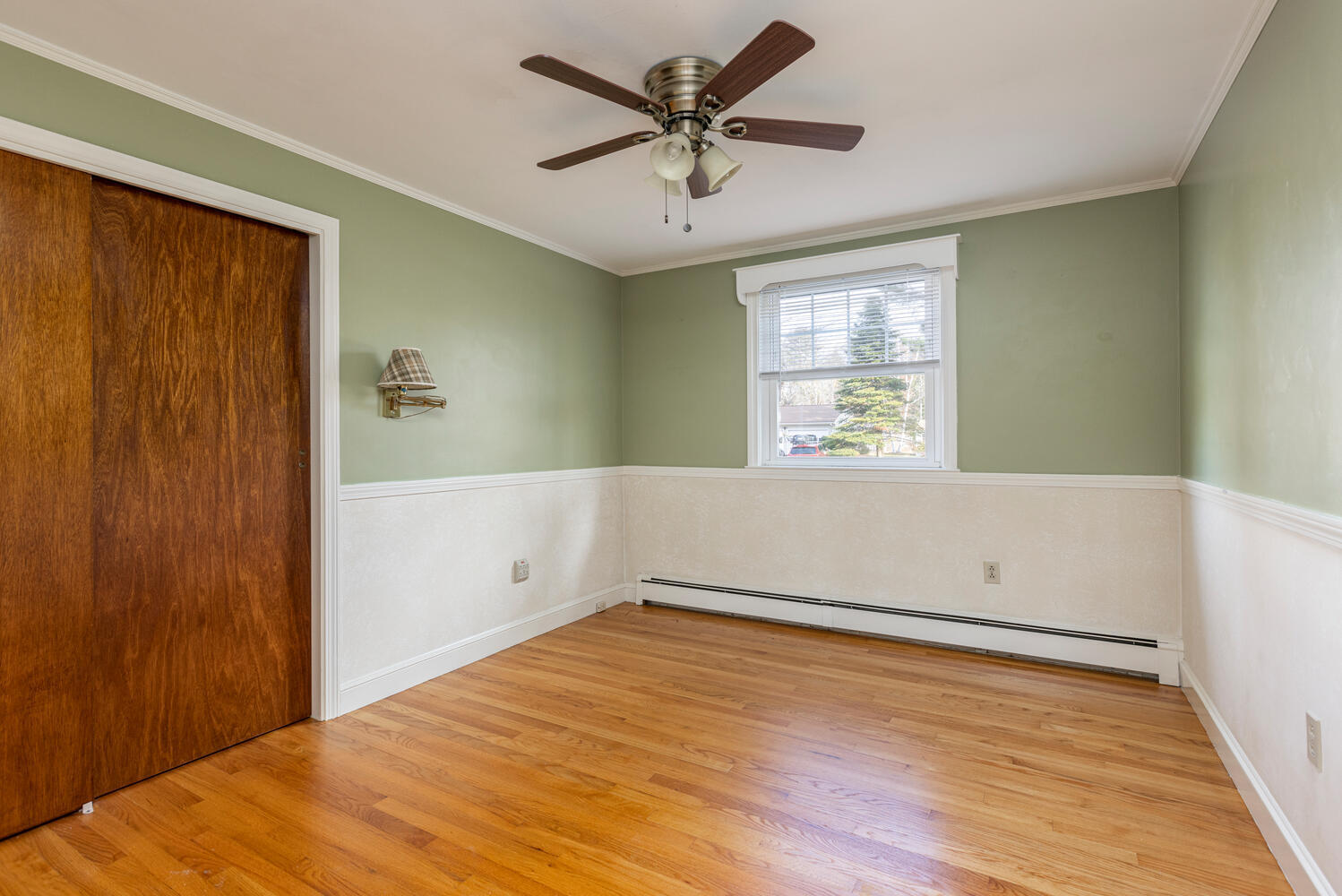 6 Lawn Avenue