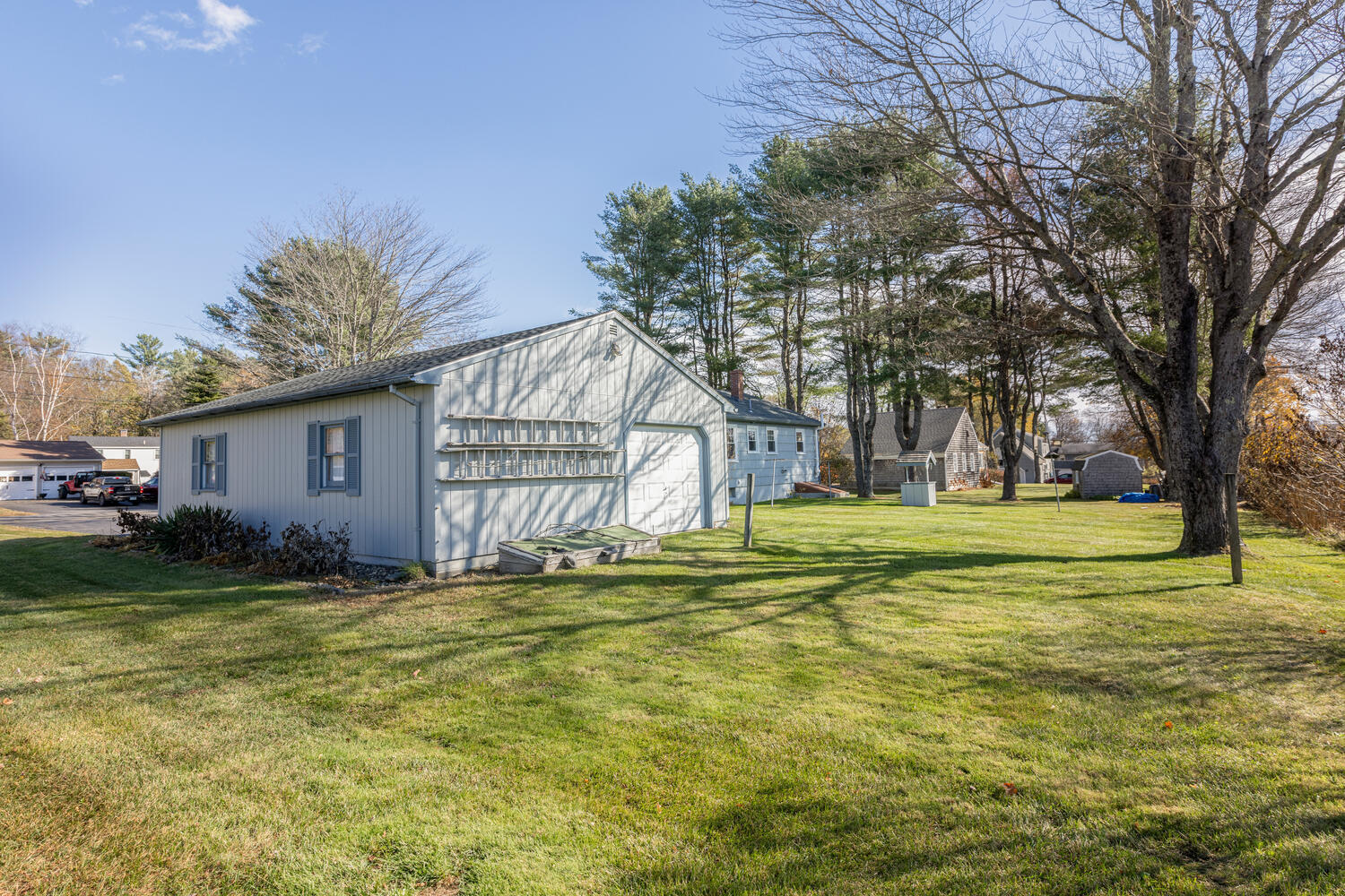 6 Lawn Avenue