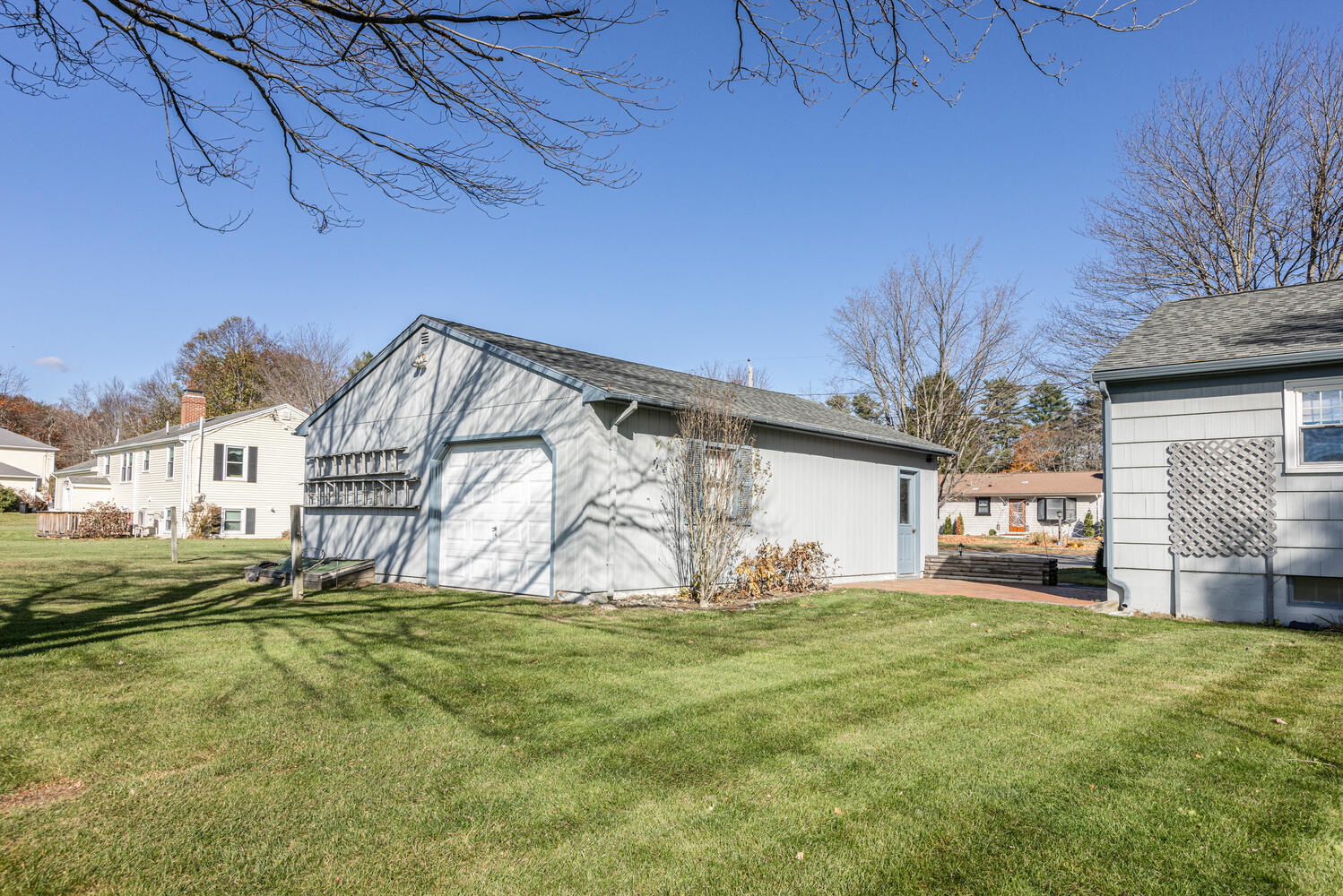 6 Lawn Avenue
