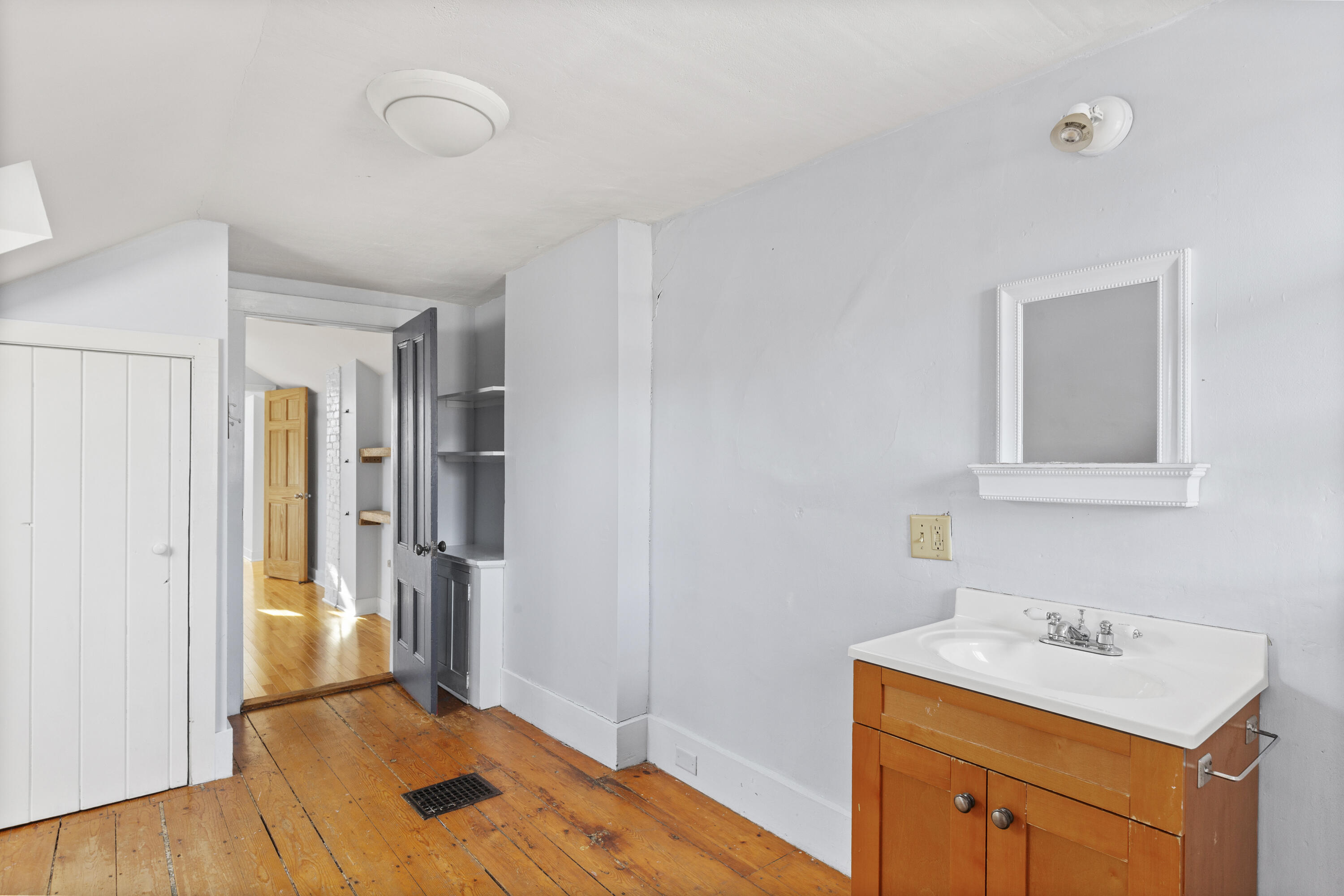 15 Lewis Street, 1