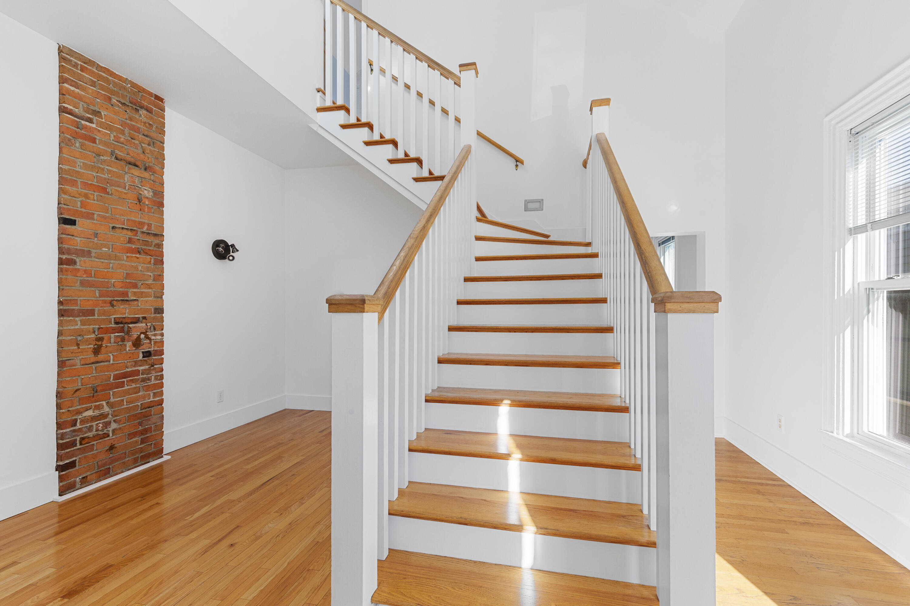 15 Lewis Street, 1