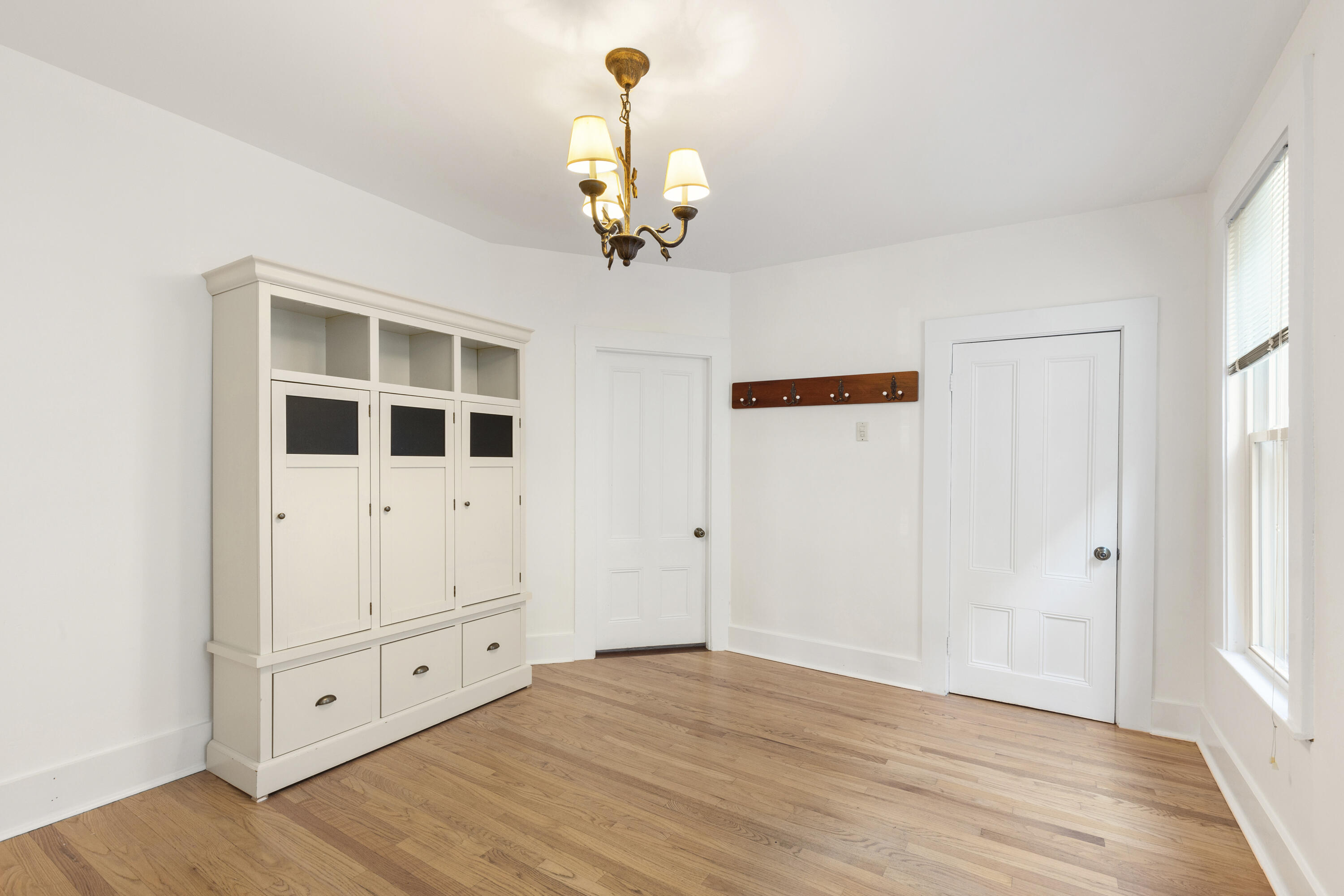 15 Lewis Street, 1