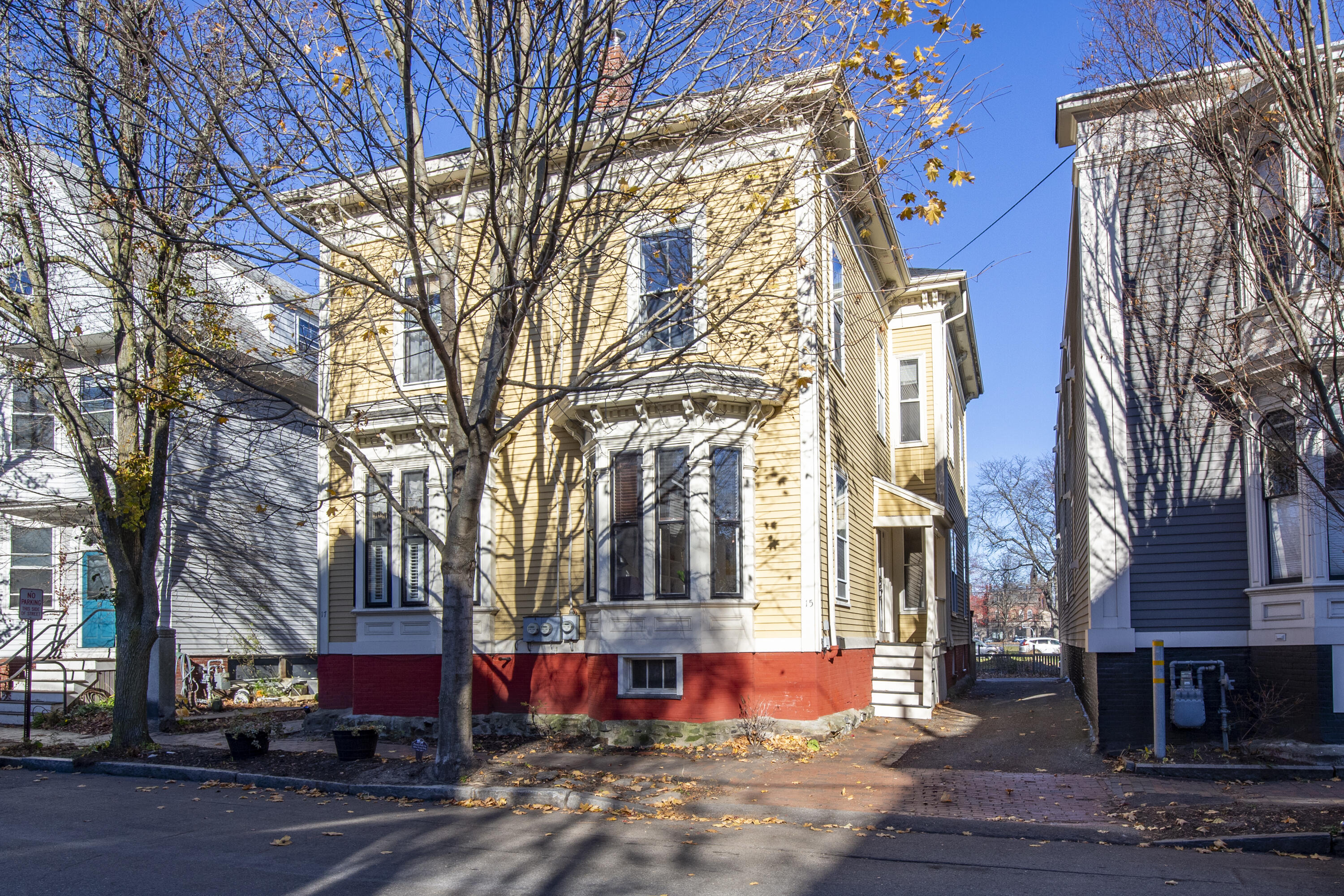 15 Lewis Street, 1