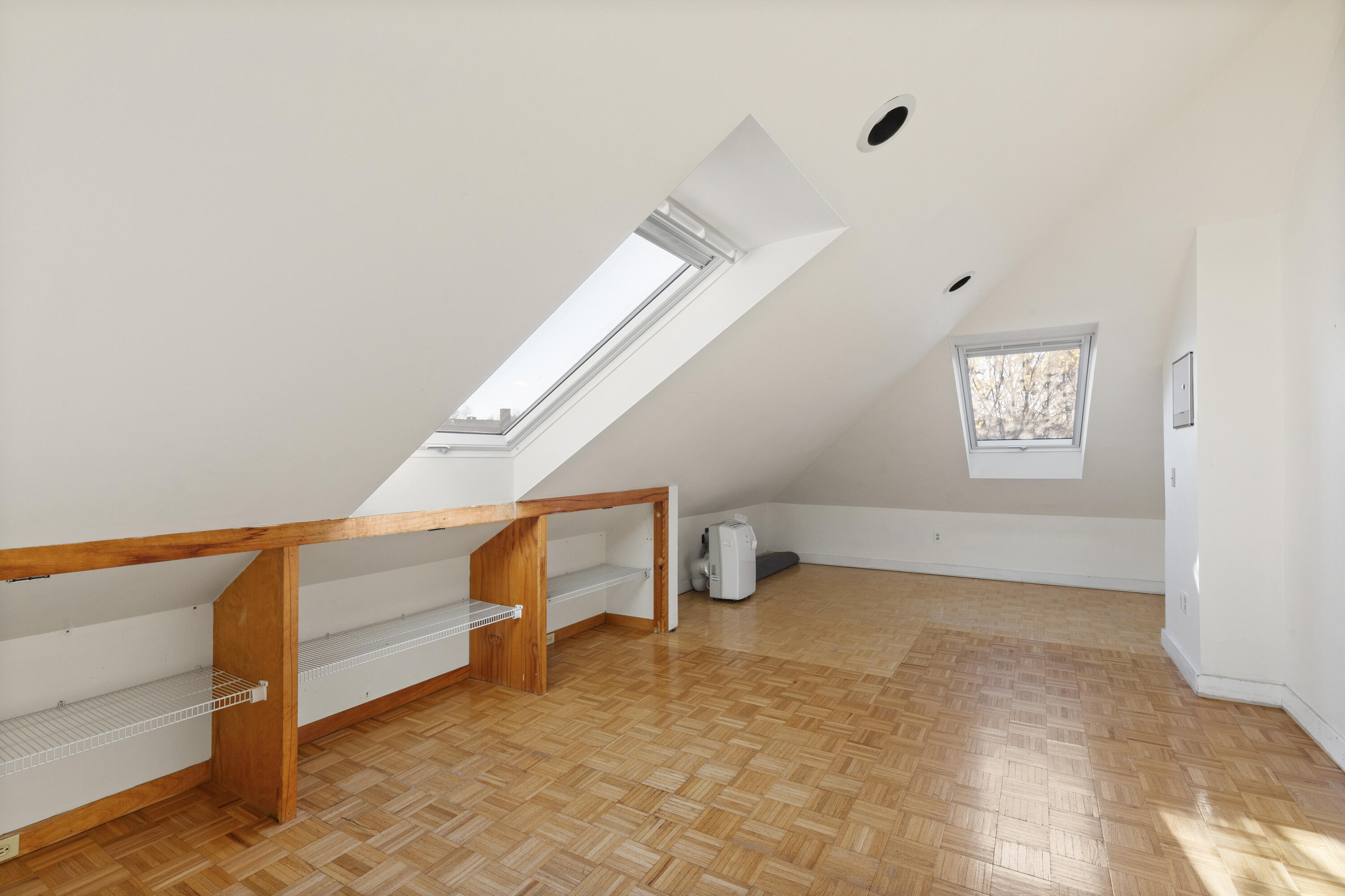 15 Lewis Street, 1