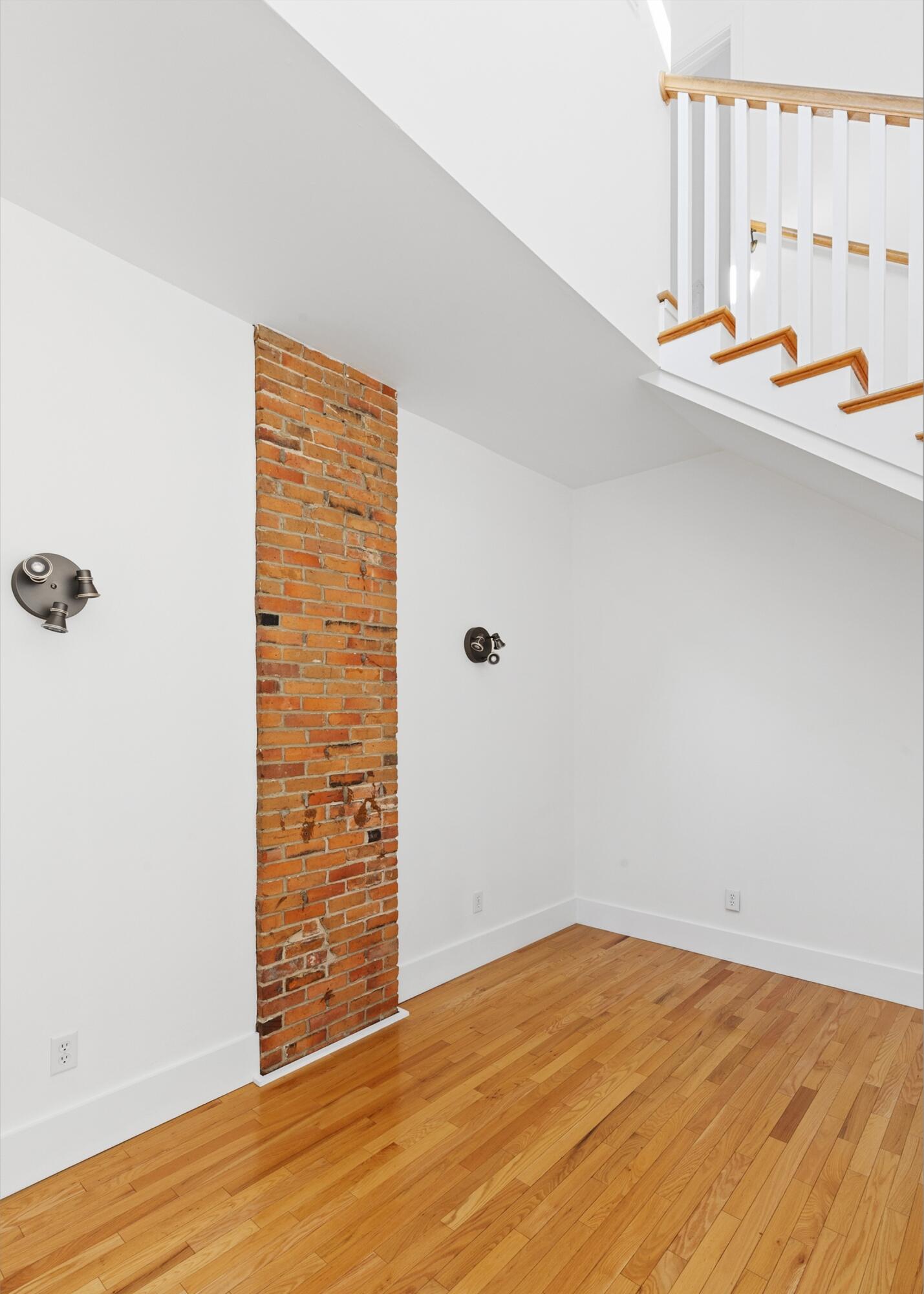 15 Lewis Street, 1