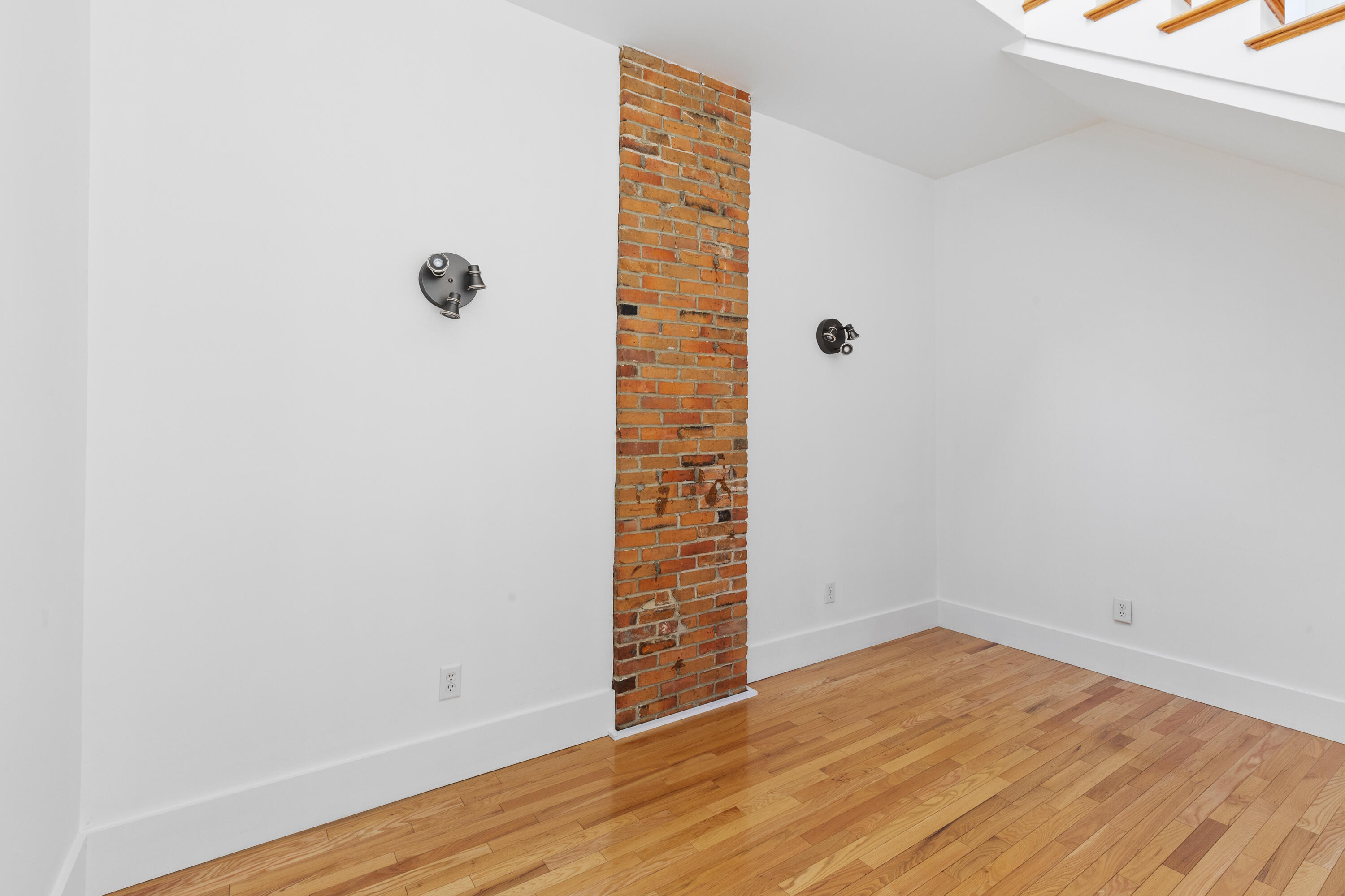 15 Lewis Street, 1