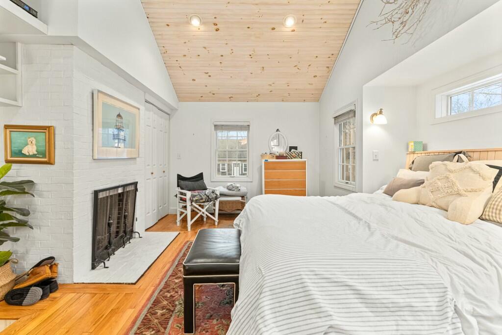 9 Hermit Thrush Road