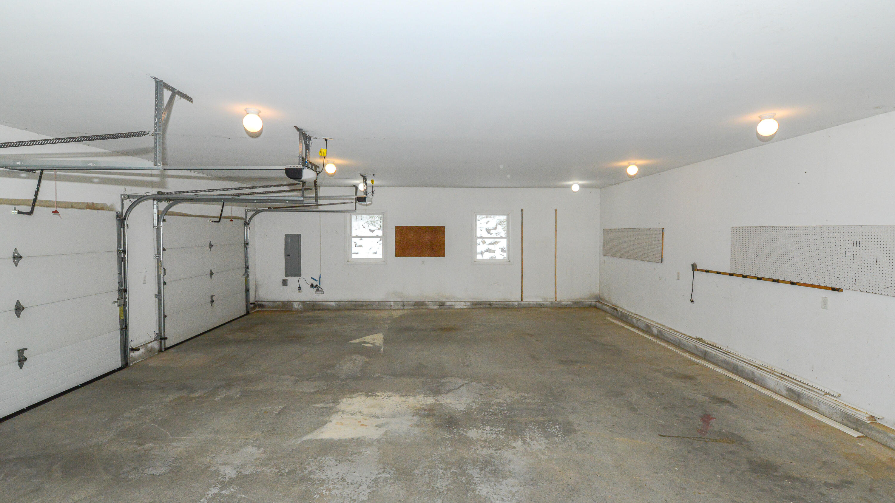 381 Quaker Ridge Road