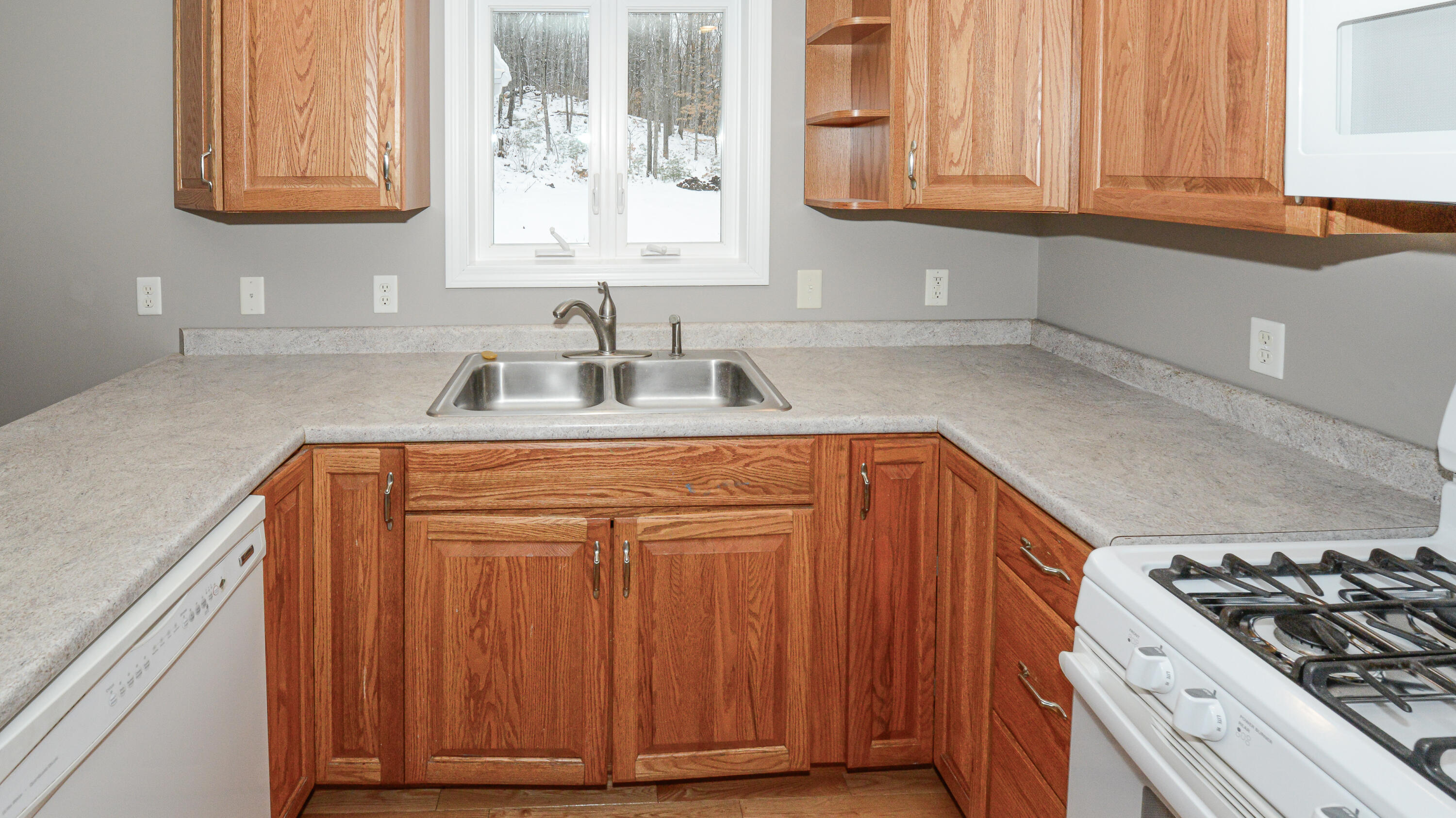 381 Quaker Ridge Road