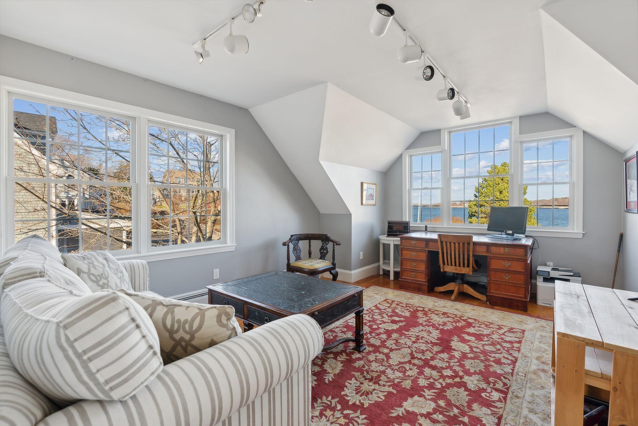 4 Garden Circle