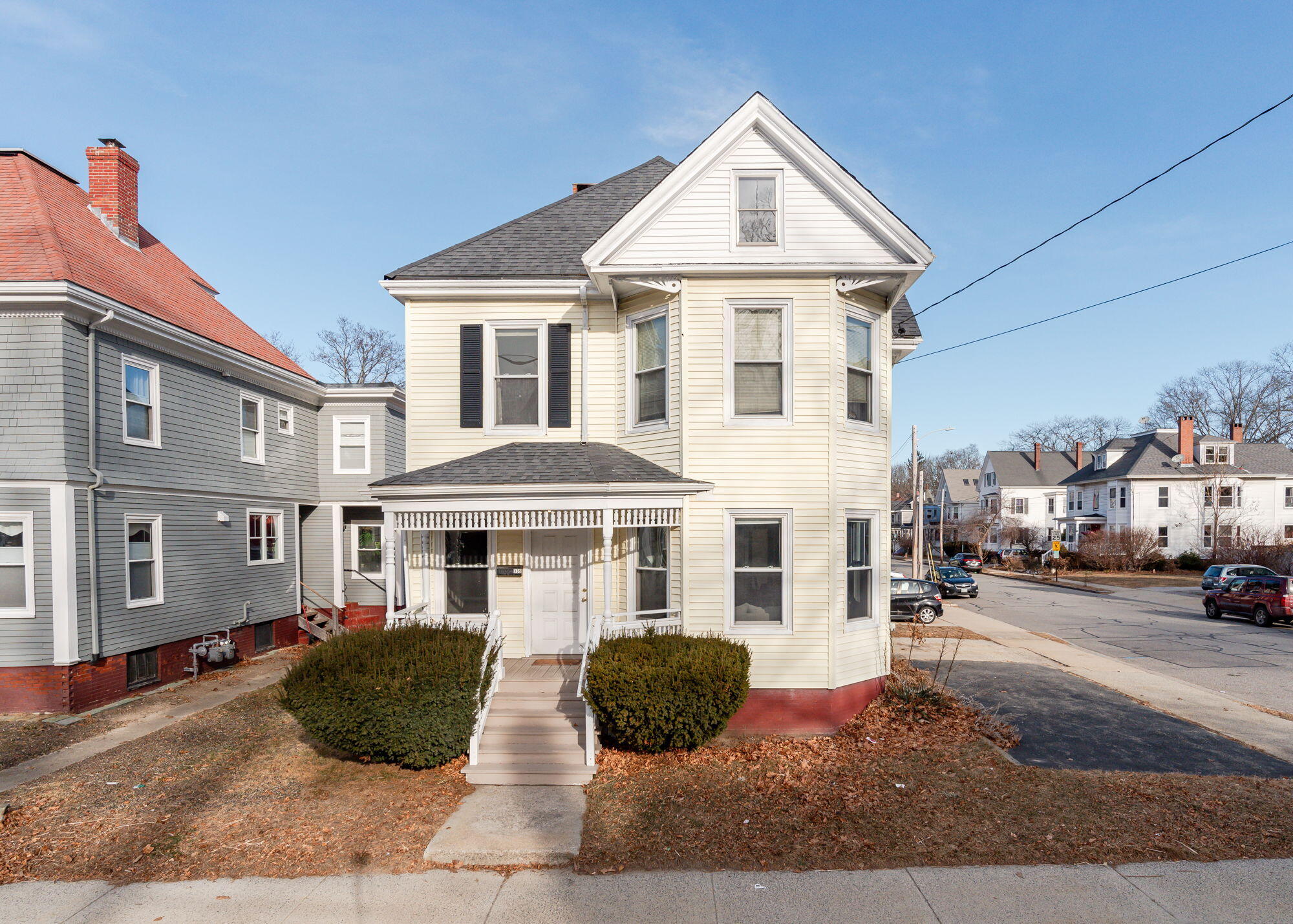 335 Woodford Street