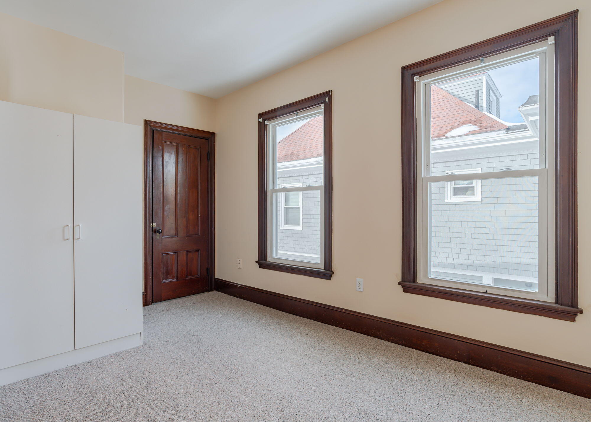 335 Woodford Street