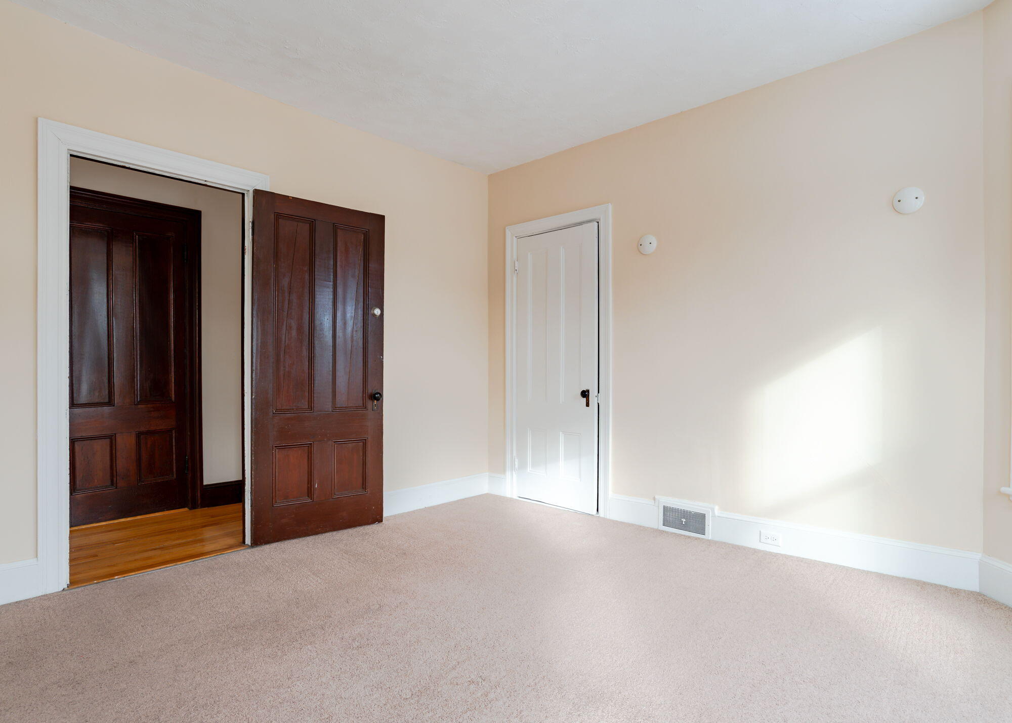 335 Woodford Street
