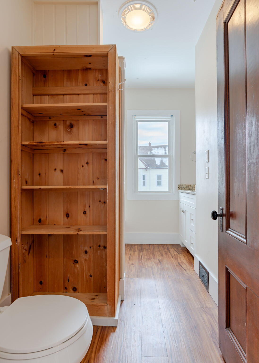 335 Woodford Street