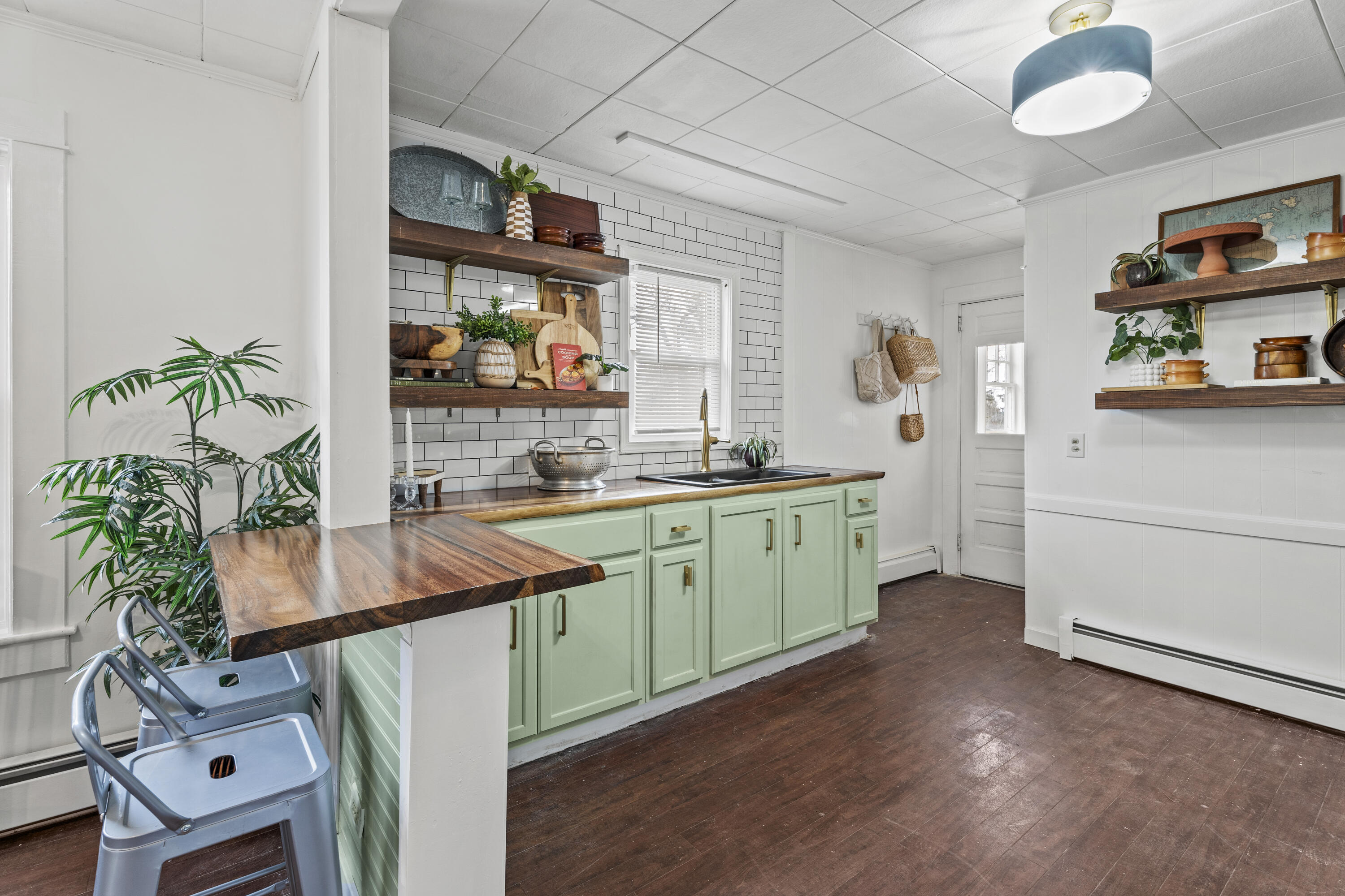 242 7th Street
