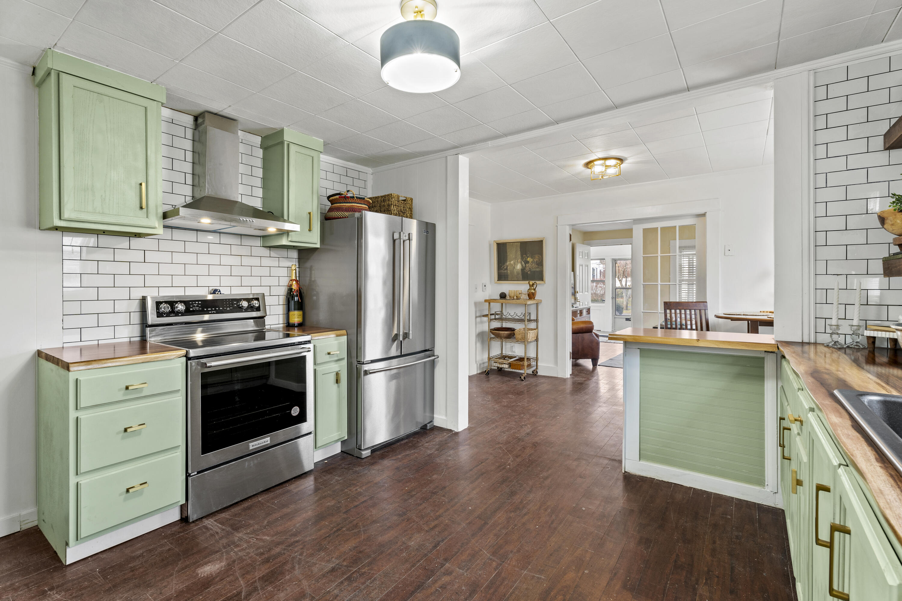 242 7th Street