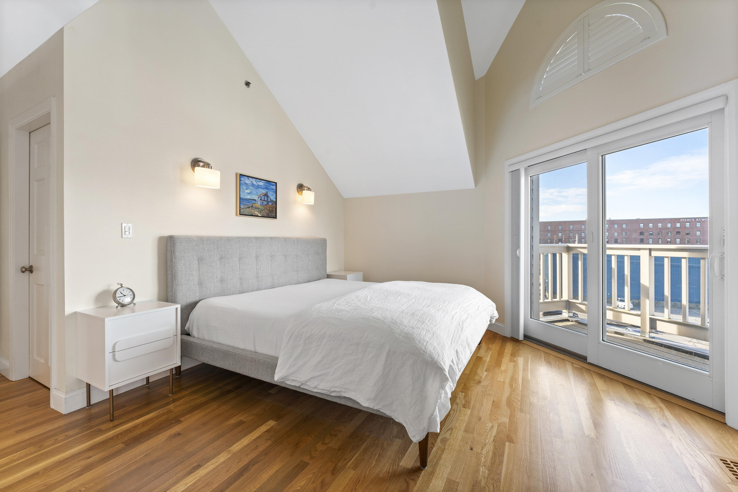 612 Chandlers Wharf 612
