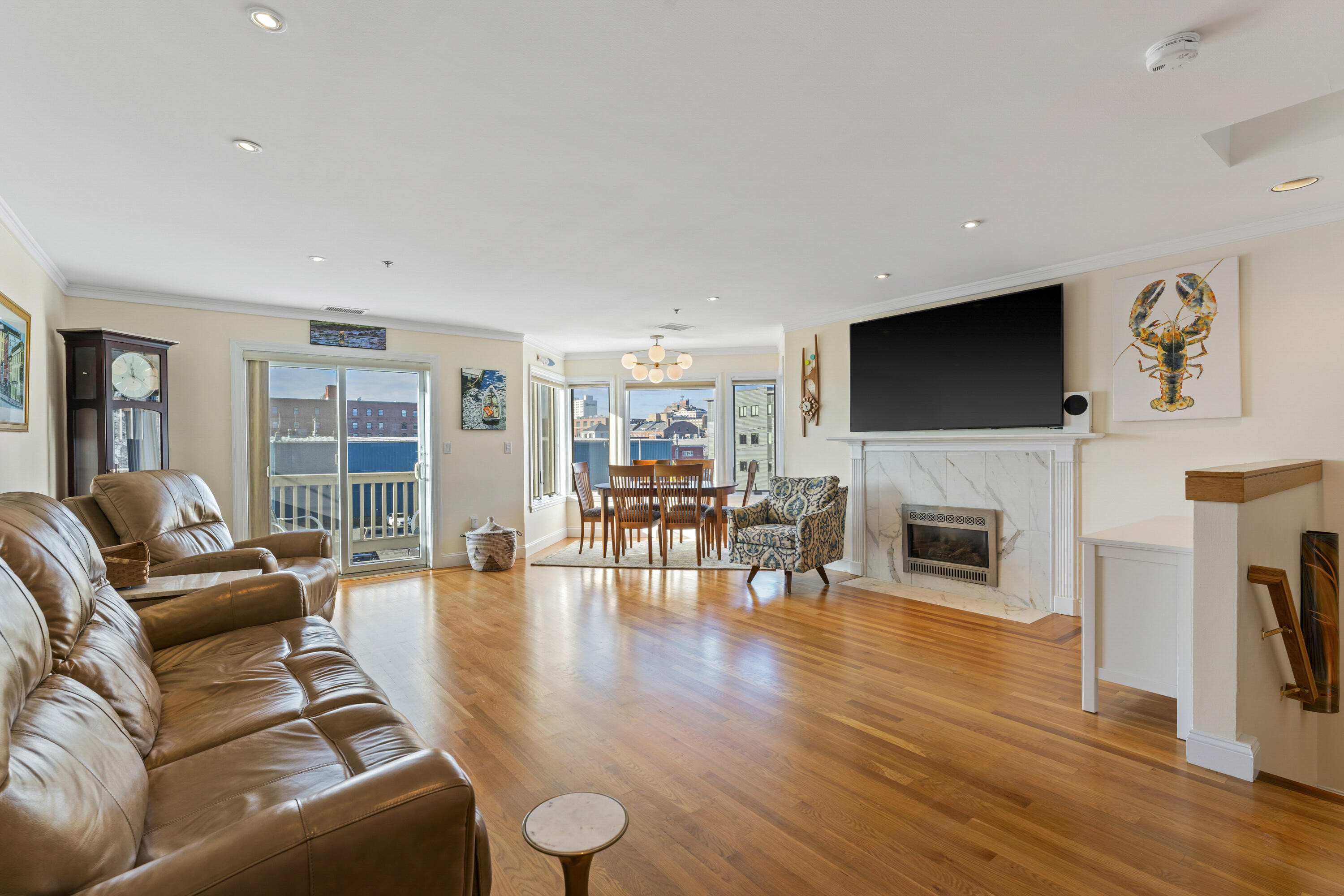 612 Chandlers Wharf 612